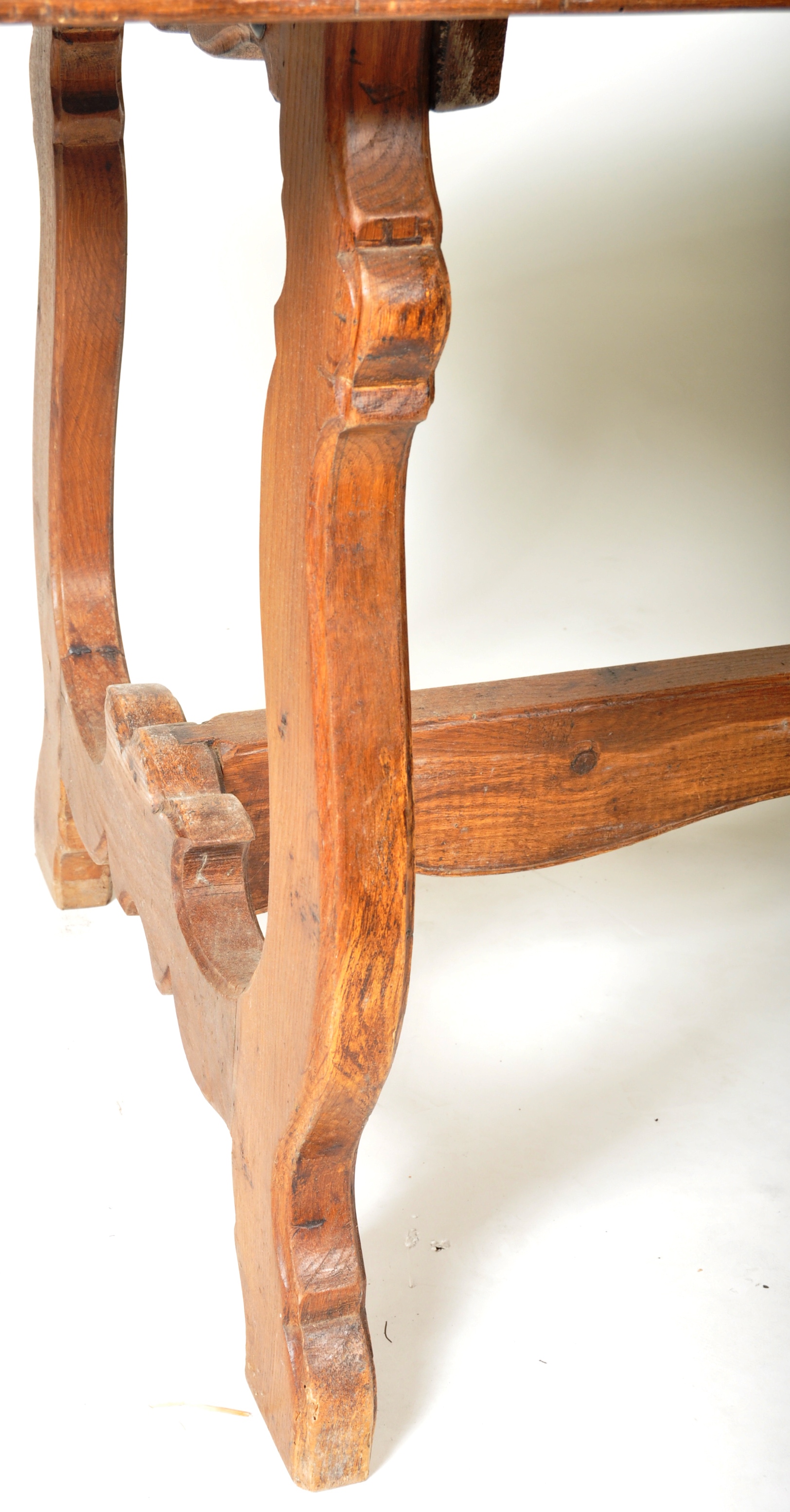 19TH CENTURY CHESTNUT WOOD REFECTORY DINING TABLE - Image 4 of 7