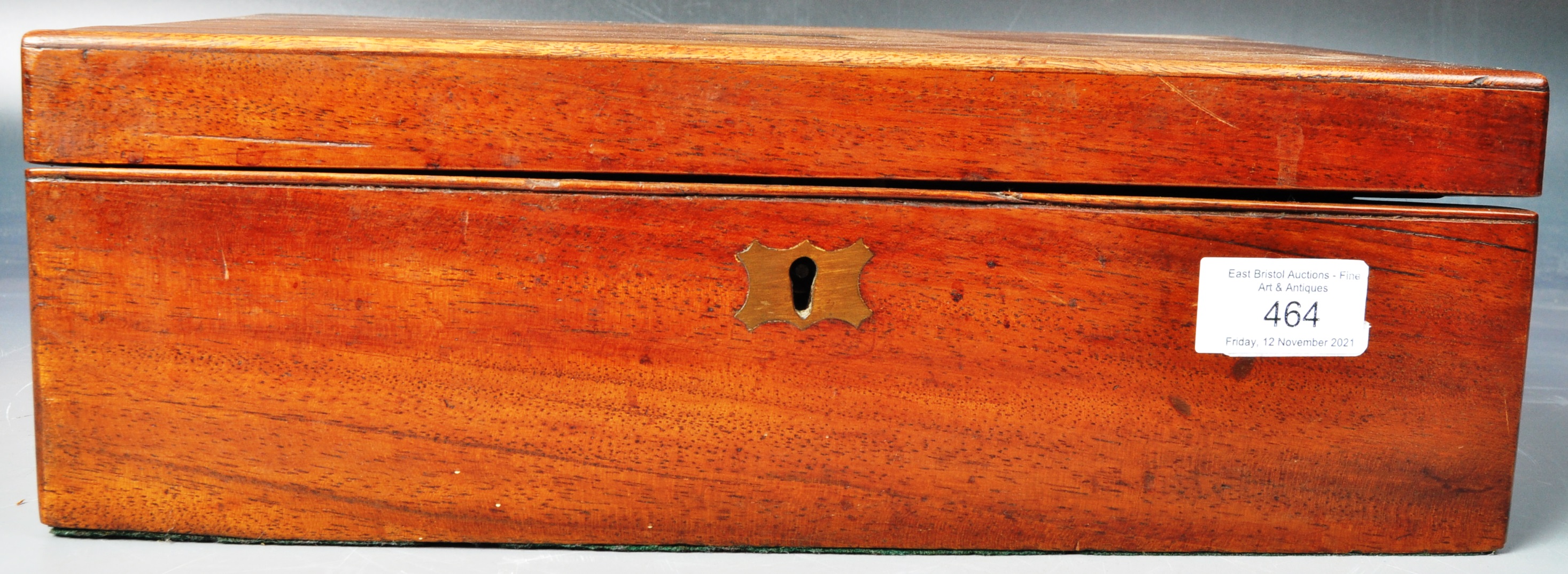 19TH CENTURY VICTORIAN MAHOGANY WRITING SLOPE - Image 5 of 8