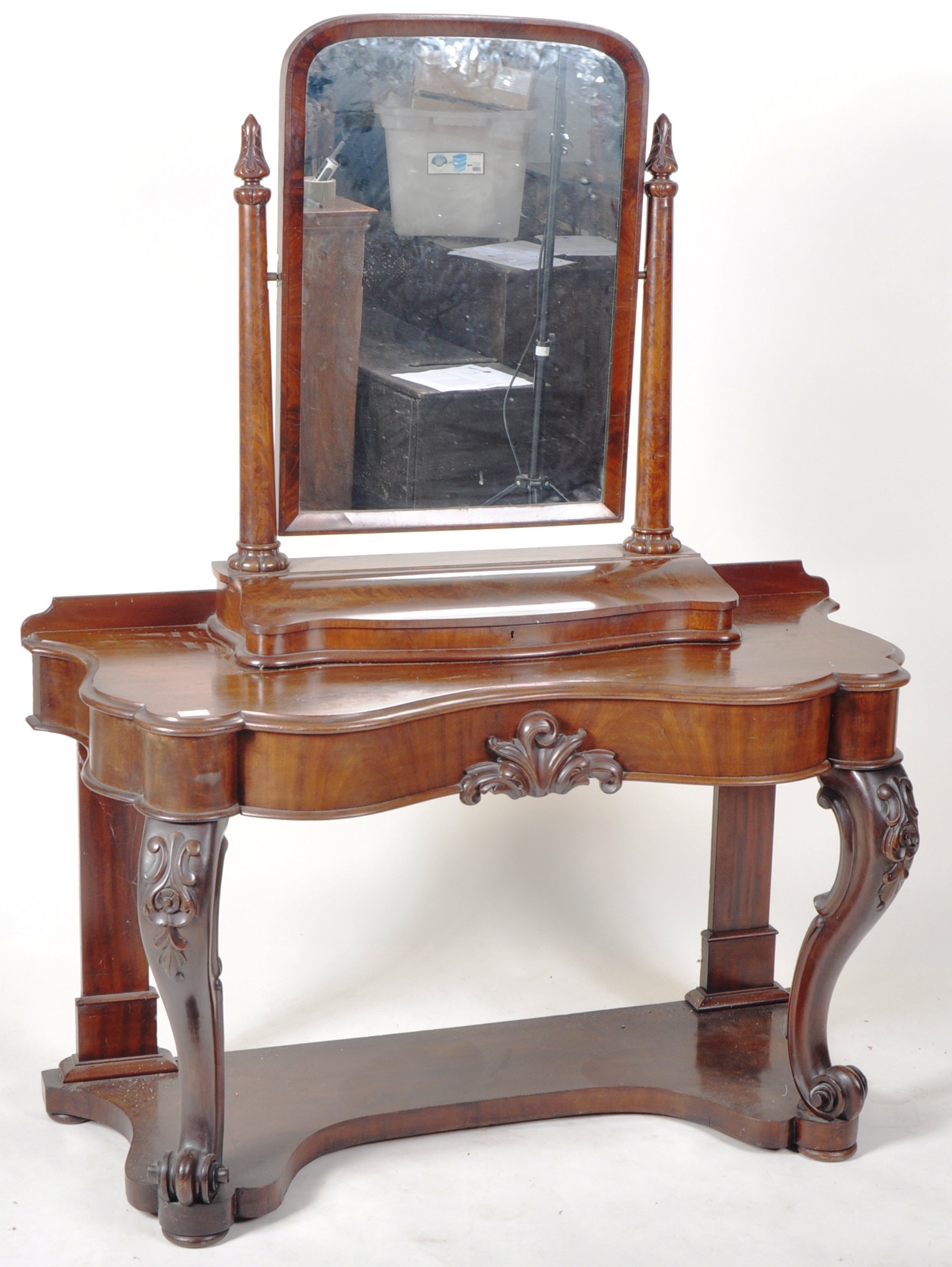 19TH CENTURY VICTORIAN MAHOGANY DUCHESS DRESSING TABLE - Image 2 of 13