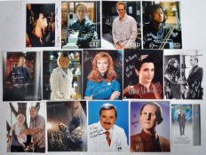 AUTOGRAPHS - AMERICAN SERIES / FILMS - COLLECTION OF SIGNED 8X10" PHOTOS