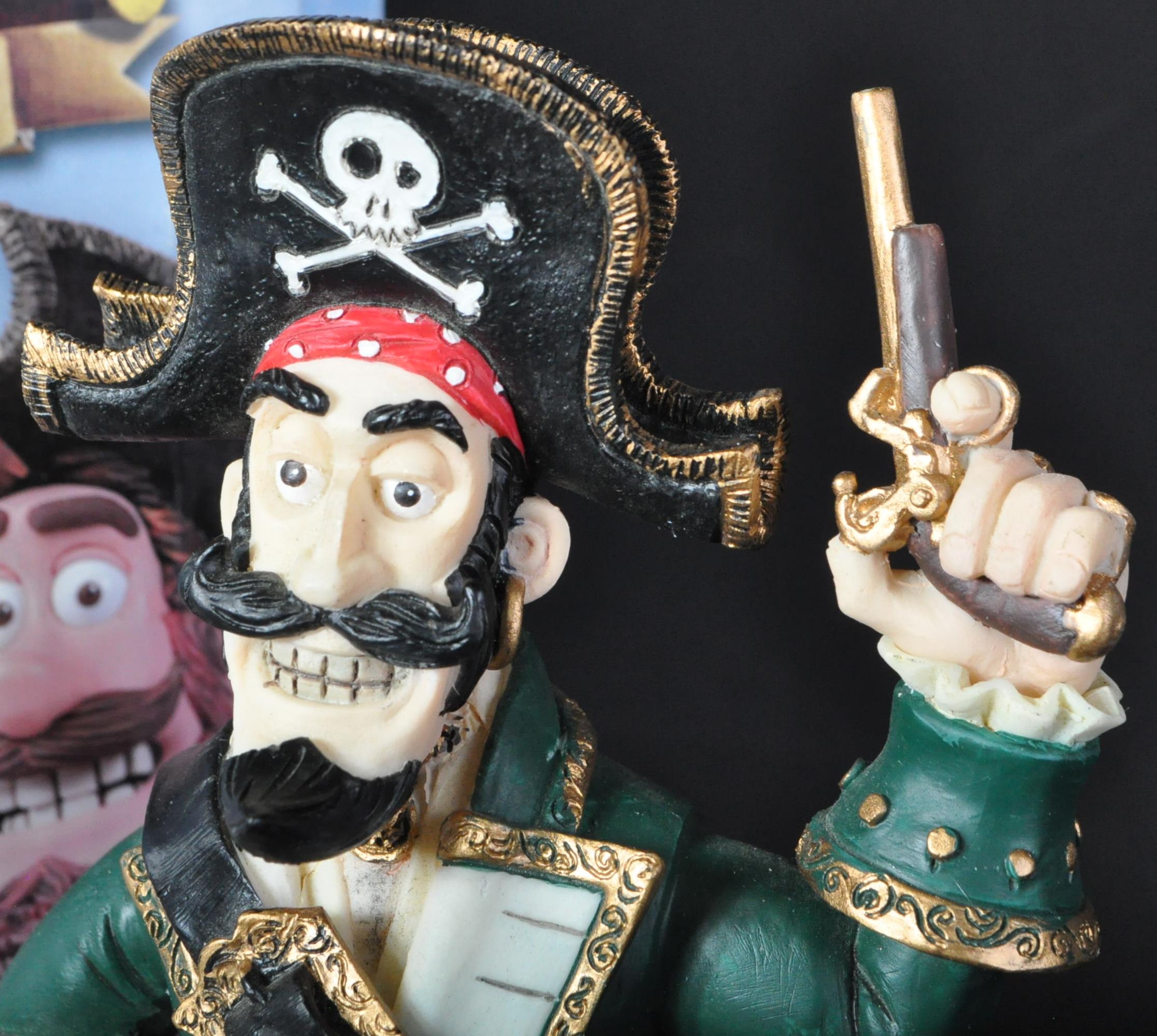 AARDMAN ANIMATIONS - THE PIRATES - ROBERT HARROP - LIMITED EDITION FIGURINE - Image 3 of 6