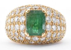 18CT GOLD EMERALD & DIAMOND RING