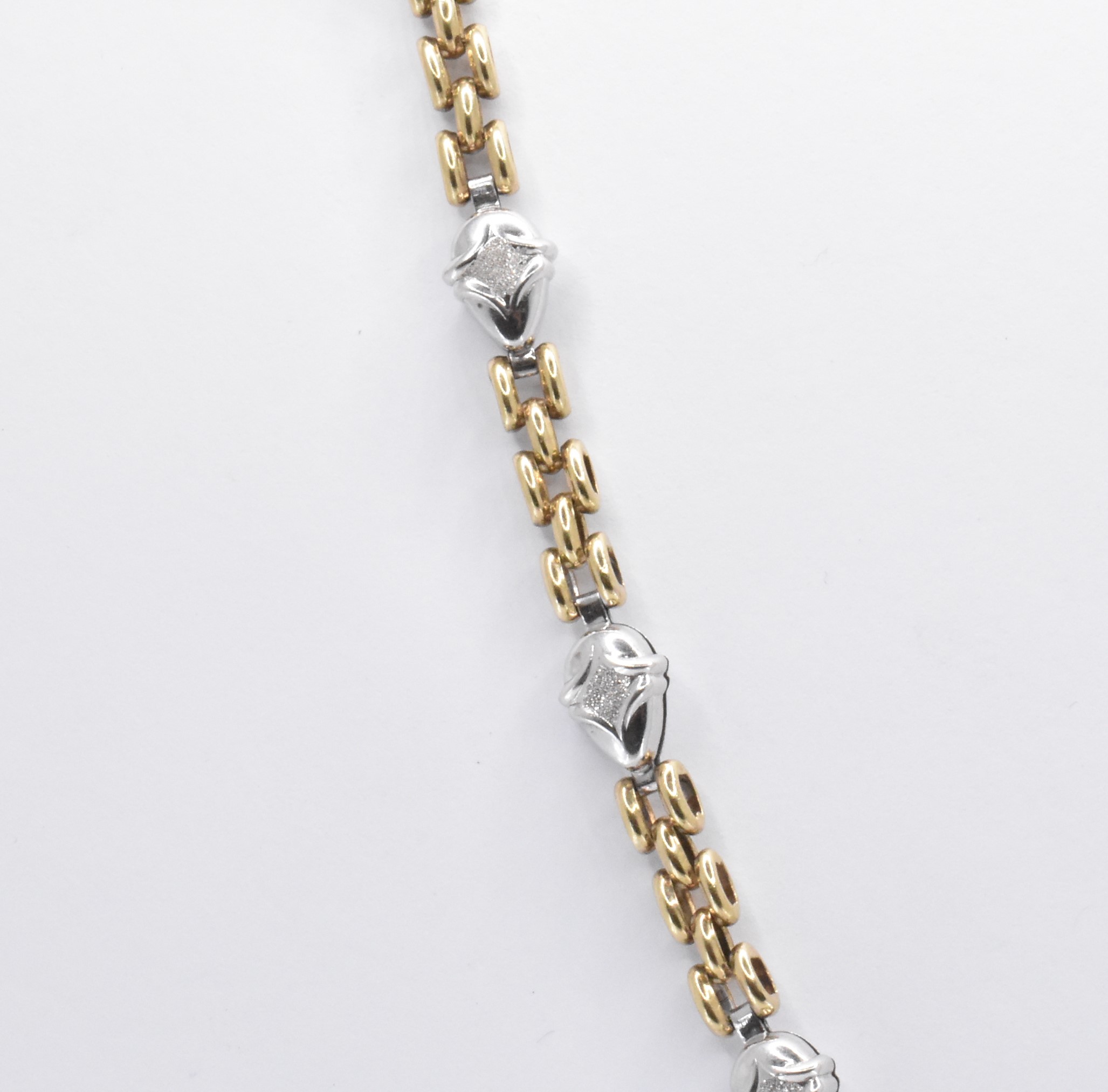 HALLMARKED 9CT GOLD TWO TONE FANCY LINK CHAIN NECKLACE - Image 4 of 5