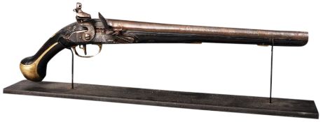 18TH CENTURY BELGIAN FLINTLOCK PISTOL ON STAND