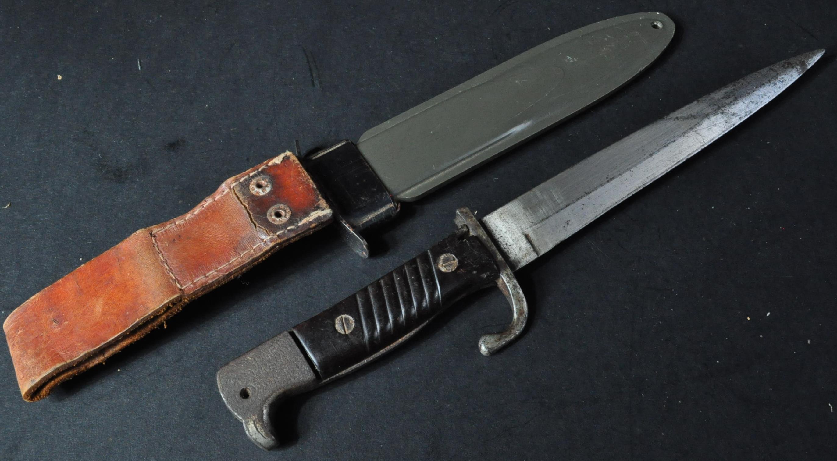 WWII SECOND WORLD WAR PERIOD FIGHTING KNIFE - Image 4 of 6