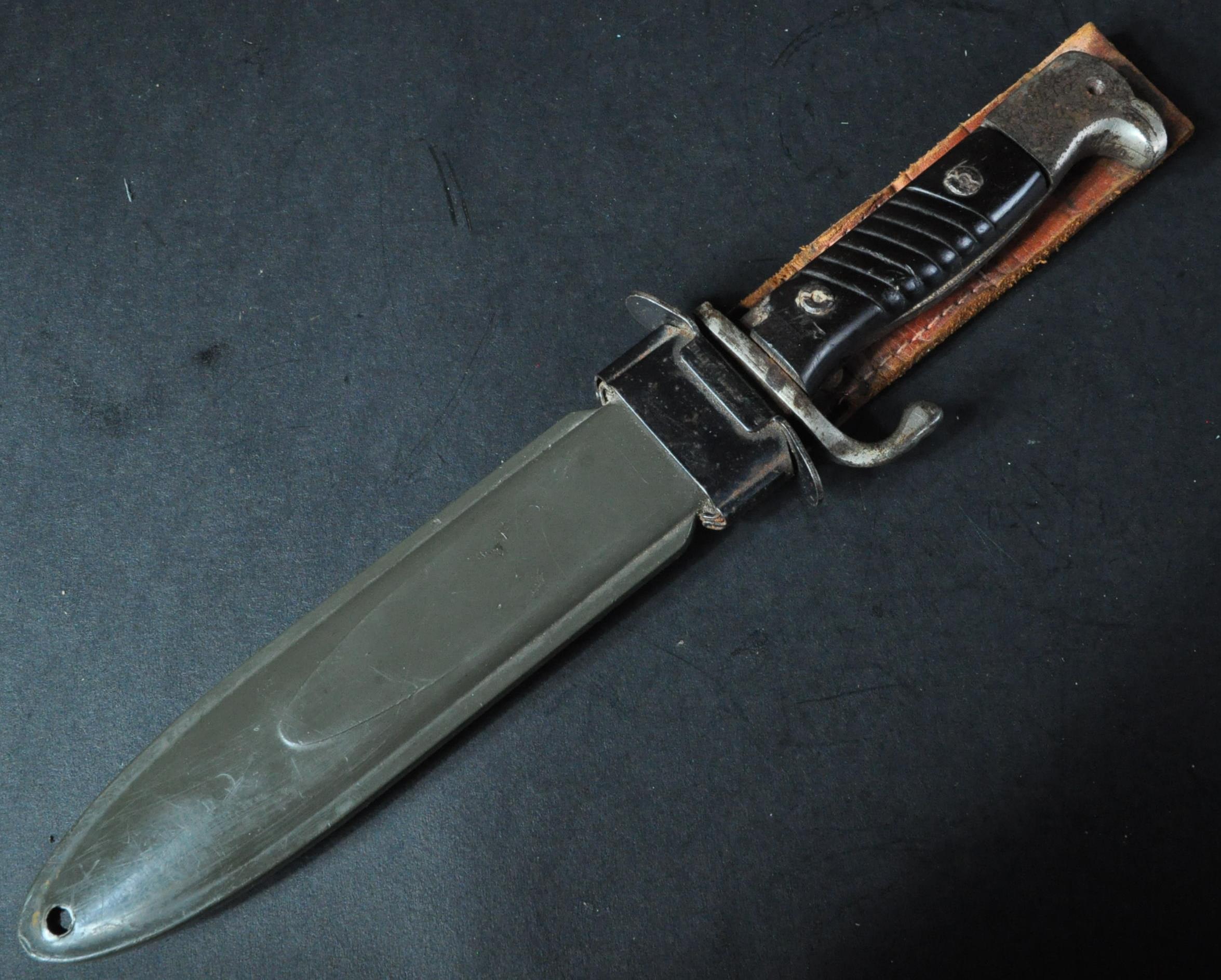 WWII SECOND WORLD WAR PERIOD FIGHTING KNIFE - Image 6 of 6