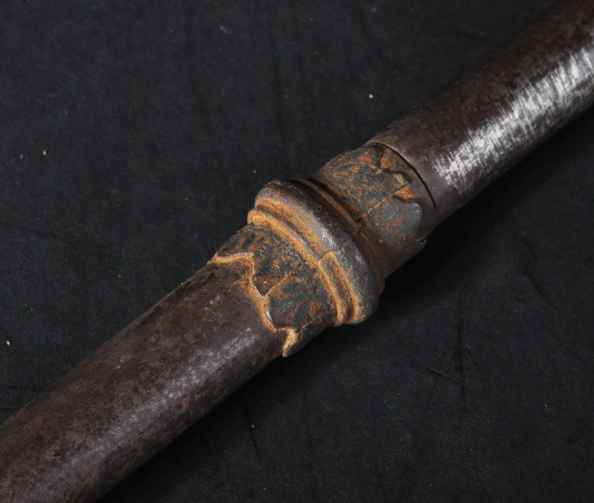 18TH CENTURY INDIAN FAKIR CRUTCH WITH CONCEALED BLADE - Image 3 of 10