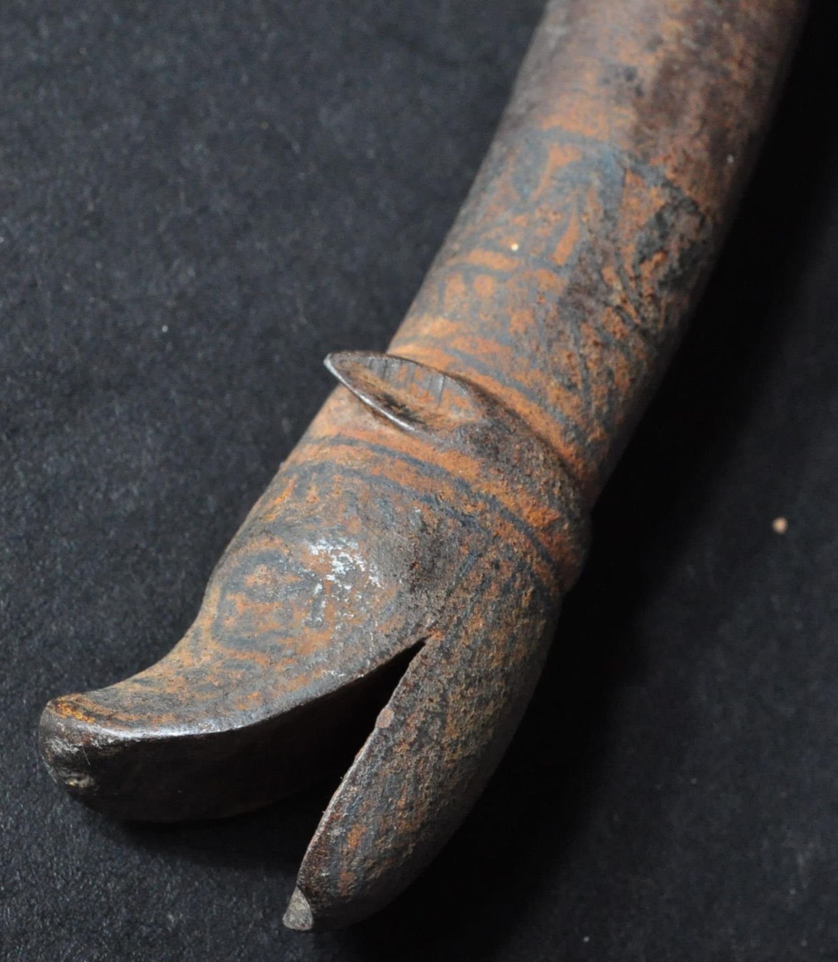 18TH CENTURY INDIAN FAKIR CRUTCH WITH CONCEALED BLADE - Image 7 of 10