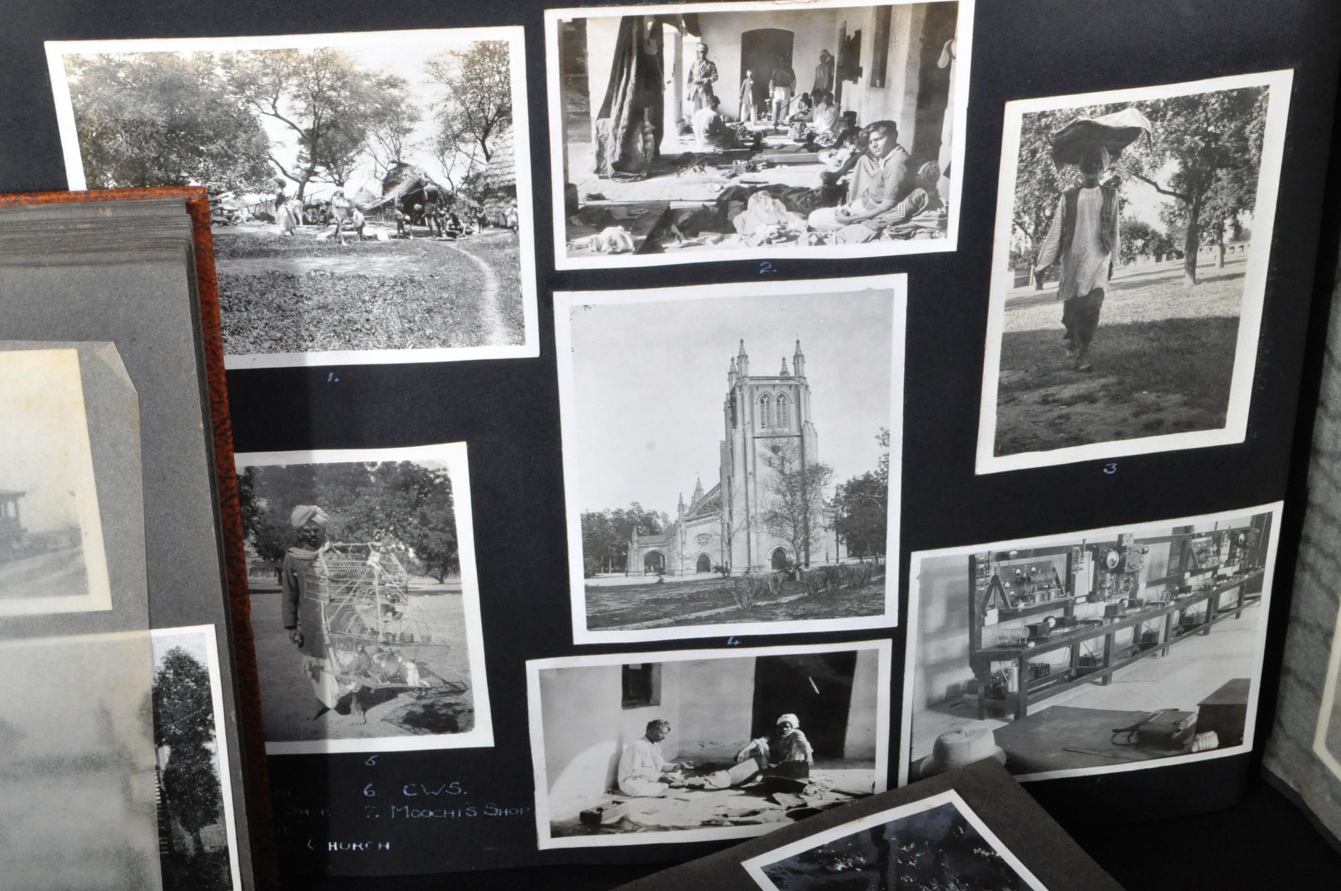 1930S - 1940S WWII RAF PHOTOGRAPH ALBUMS BELONGING TO LEONARD LITTLE - Bild 3 aus 7