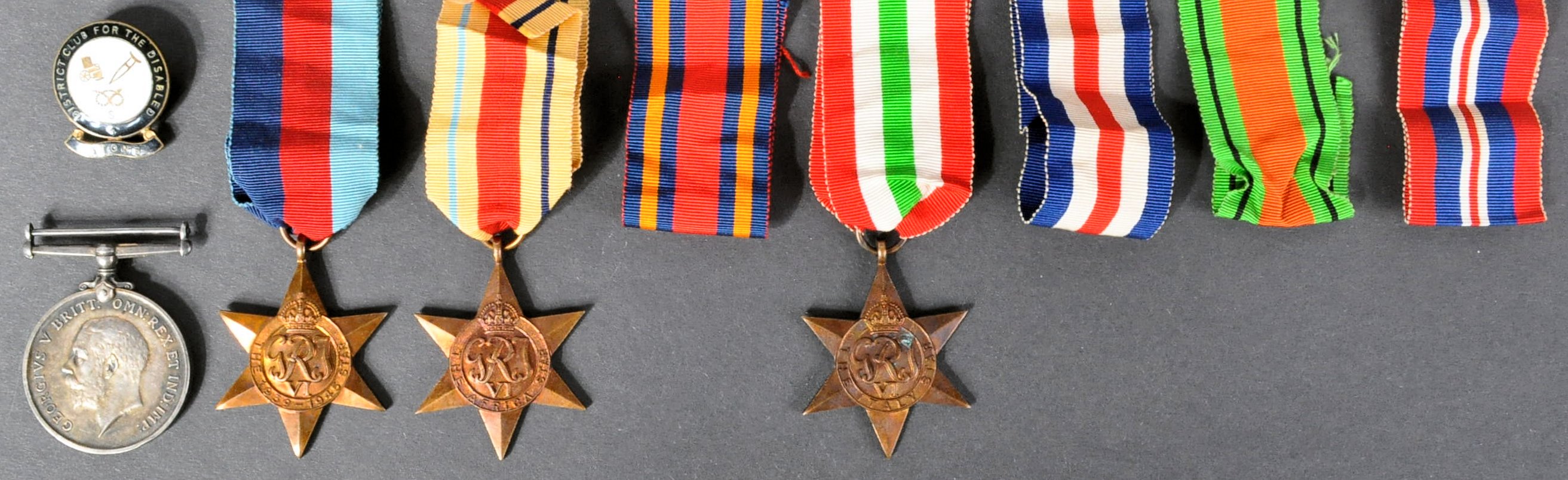 COLLECTION OF ASSORTED WWI AND WWII MEDALS AND EFFECTS