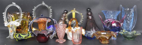 LARGE COLLECTION OF VINTAGE 20TH CENTURY GLASSWARE