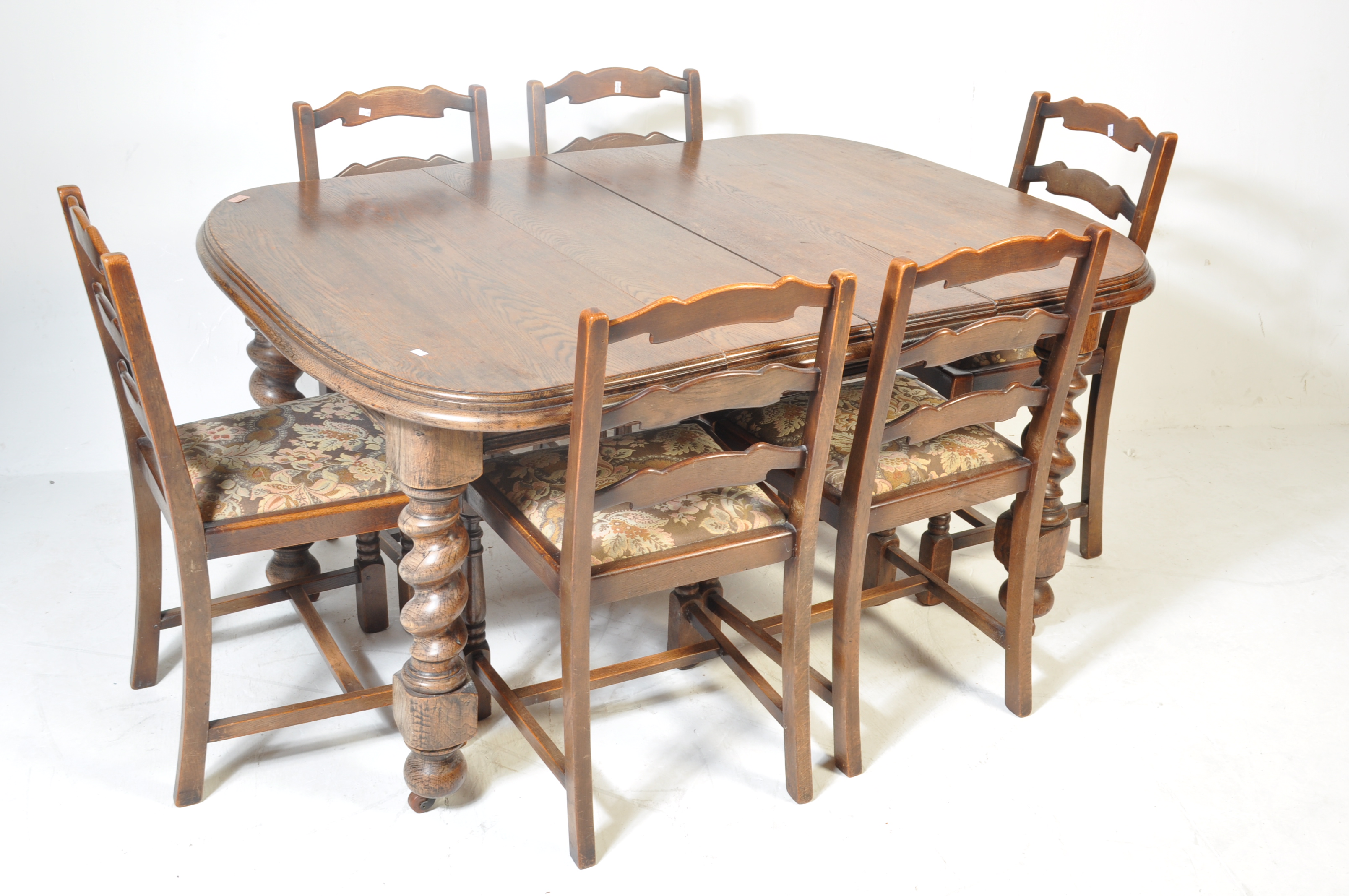 EDWARDIAN OAK BARLEY TWIST EXTENDING DINING TABLE & CHAIRS - Image 2 of 7