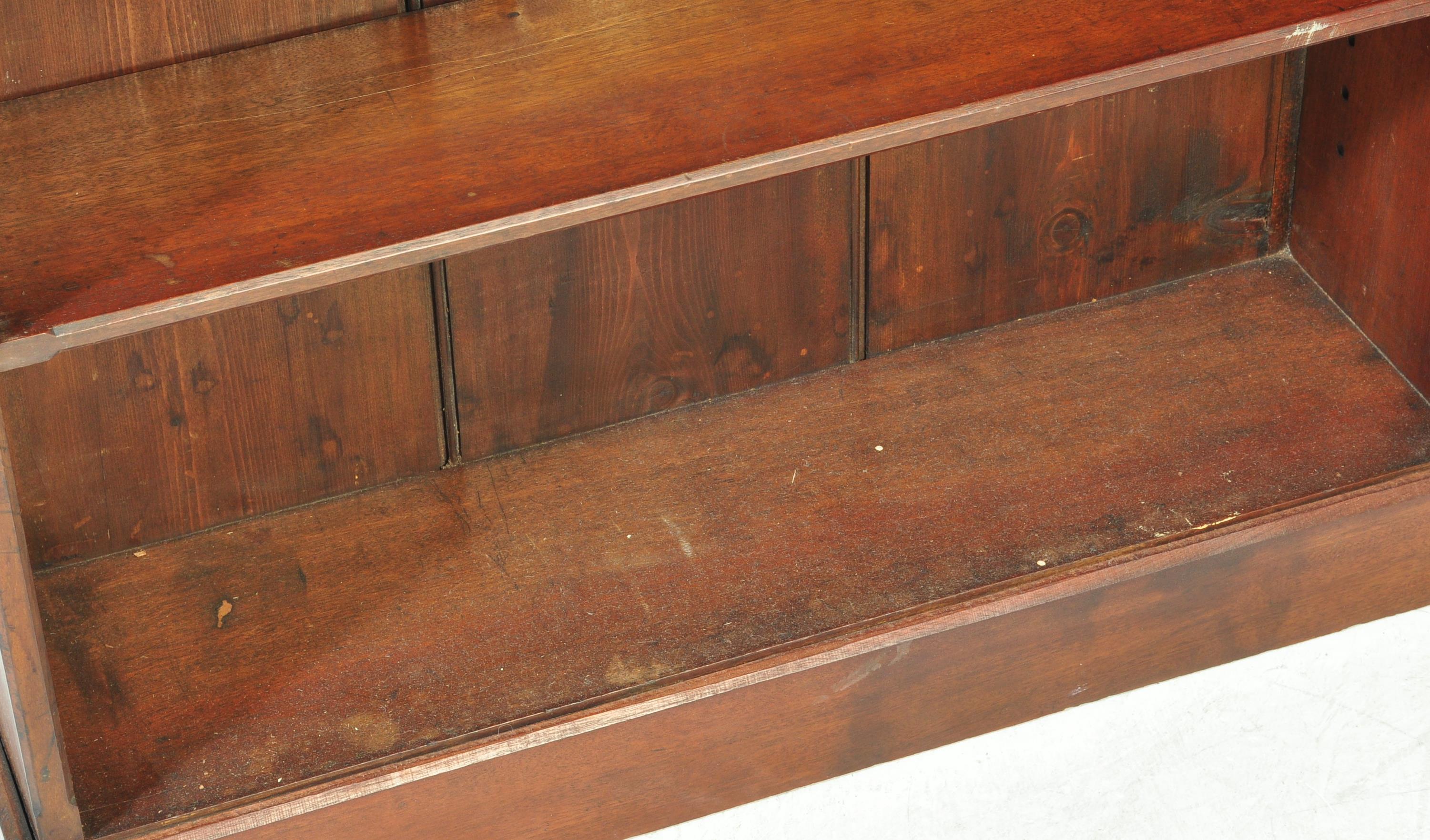 19TH CENTURY VICTORIAN MAHOGANY OPENED FACED BOOKCASE - Image 5 of 5