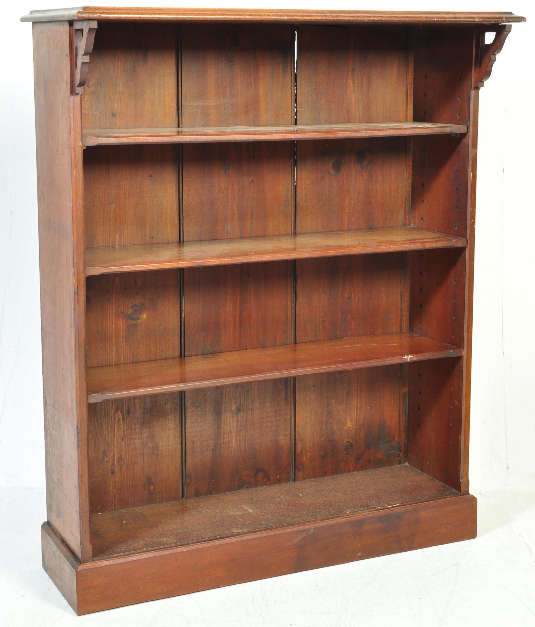 19TH CENTURY VICTORIAN MAHOGANY OPENED FACED BOOKCASE