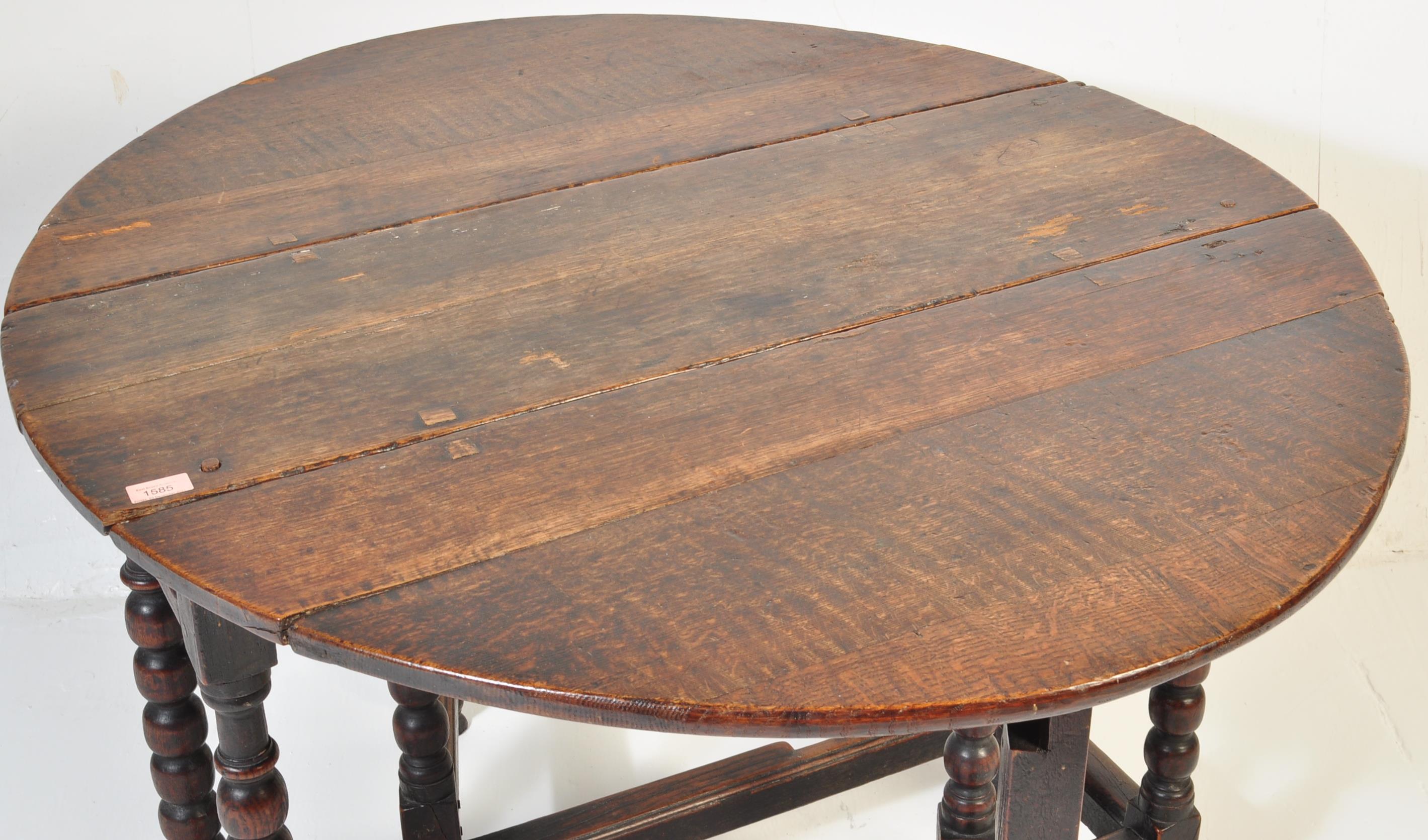 18TH CENTURY GEORGE III OAK DROP LEAF DINING TABLE / OCCASIONAL TABLE - Image 4 of 5