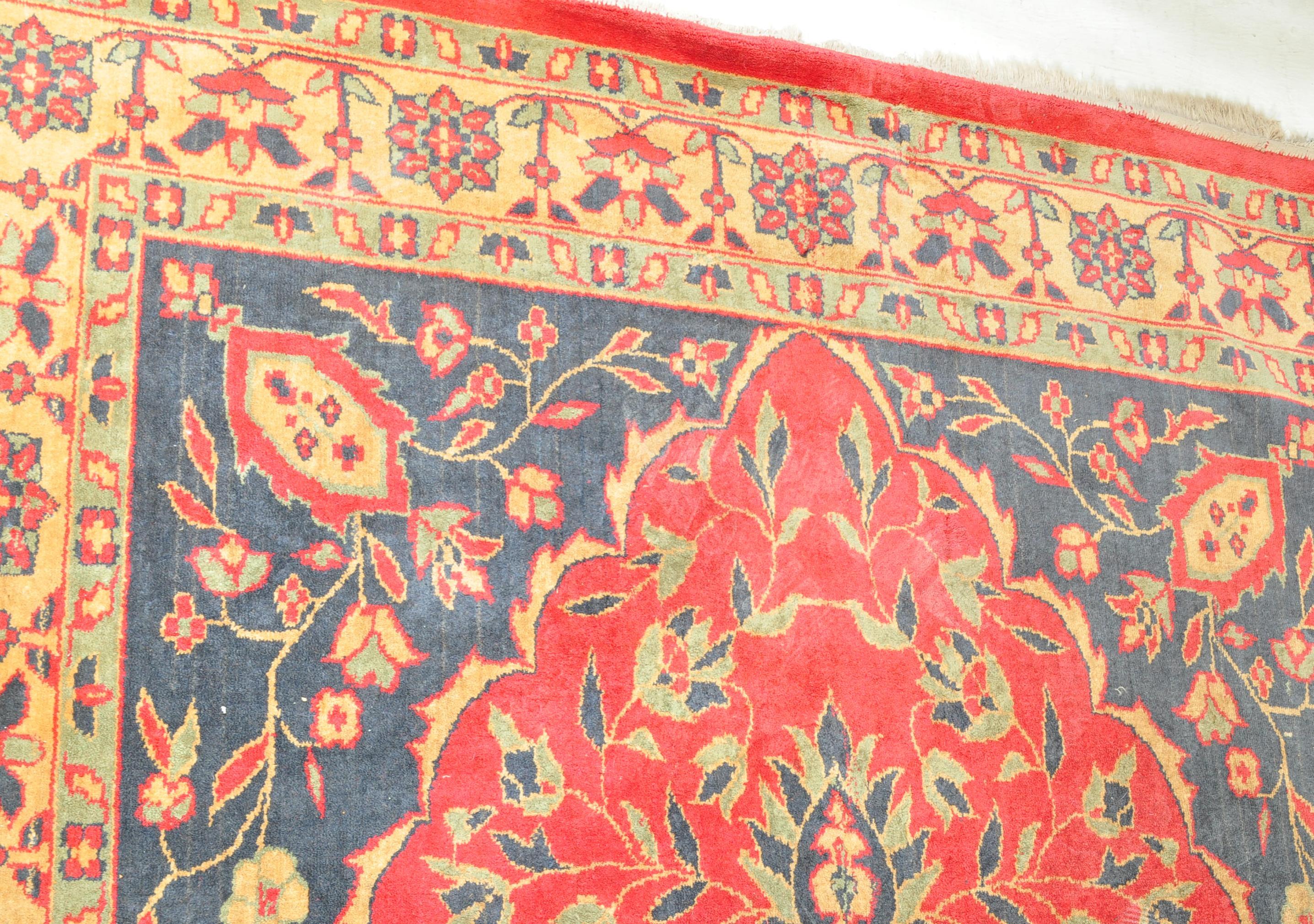 20TH CENTURY HAND KNOTTED WOOL ON WOOL PERSIAN CARPET RUG - Image 4 of 5