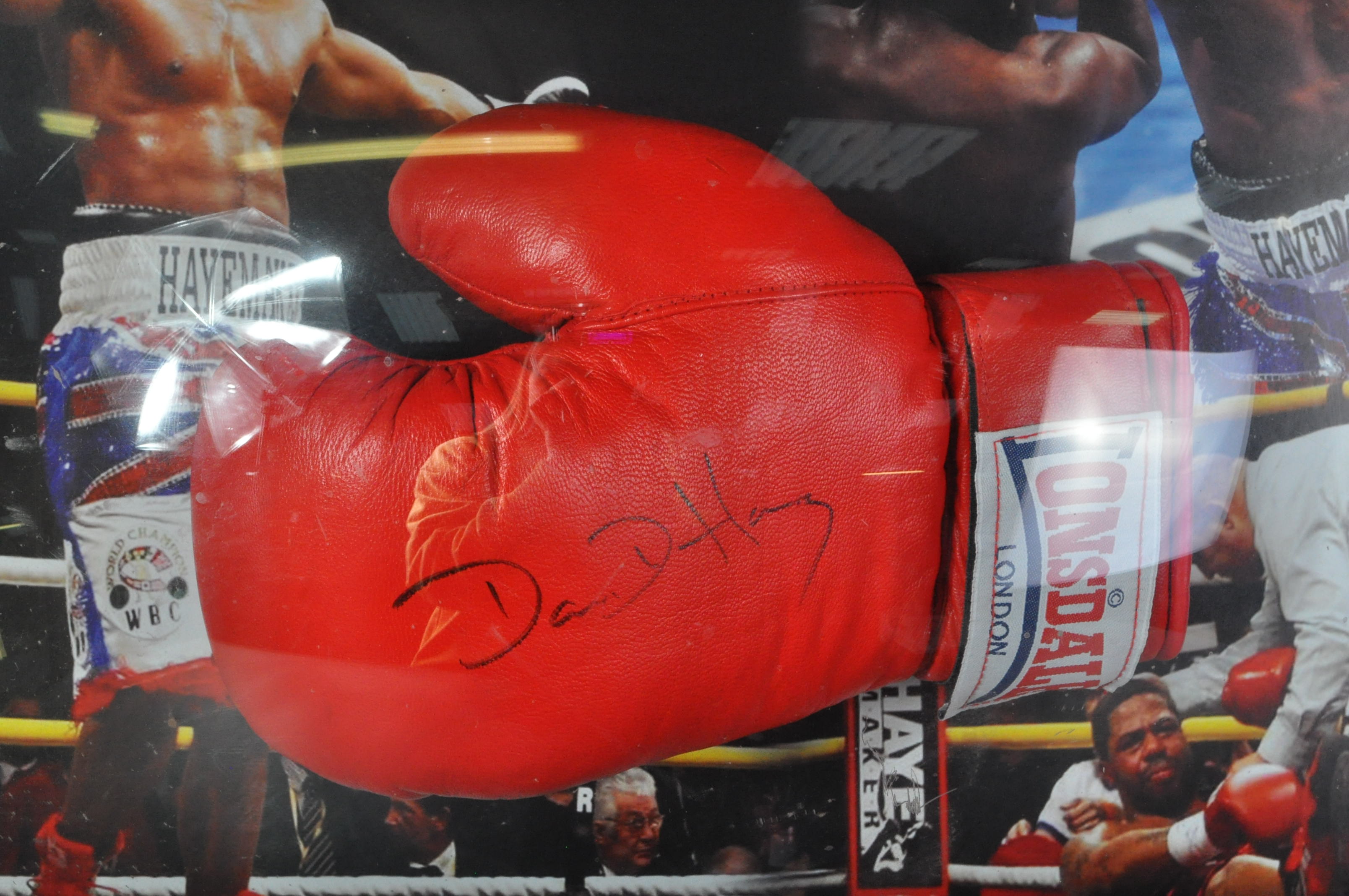 DAVID HAYE - BOXING - AUTOGRAPHED GLOVE PRESENTATION DISPLAY - Image 3 of 5