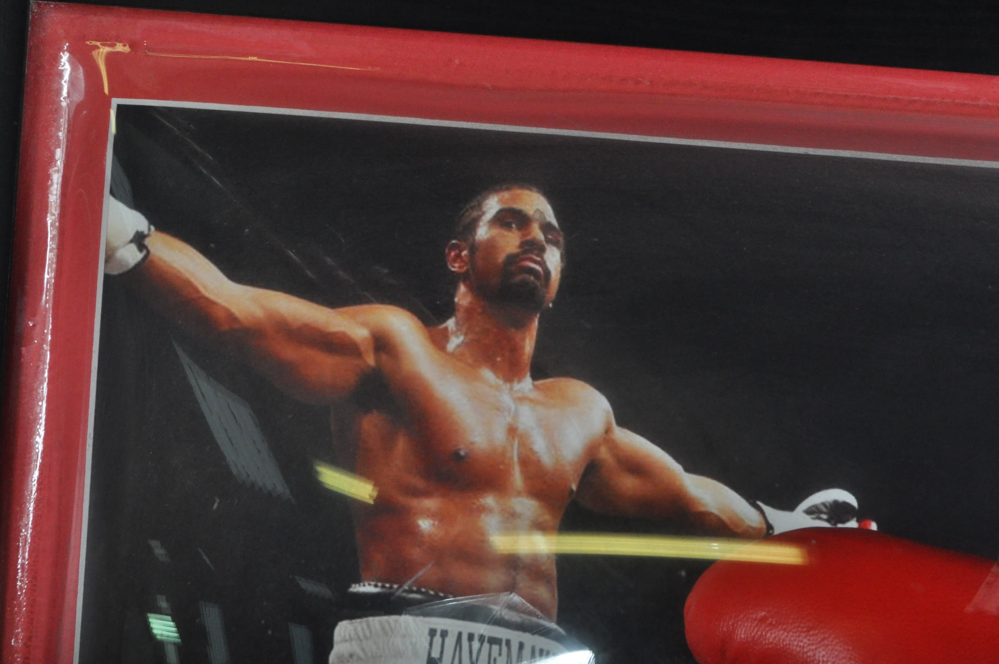 DAVID HAYE - BOXING - AUTOGRAPHED GLOVE PRESENTATION DISPLAY - Image 5 of 5