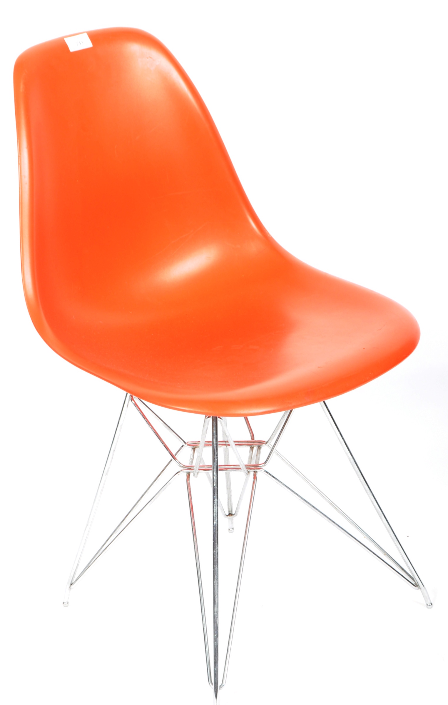 CHARLES & RAY EAMES FOR VITRA - DSR EAMES PLASTIC CHAIR - Image 2 of 10