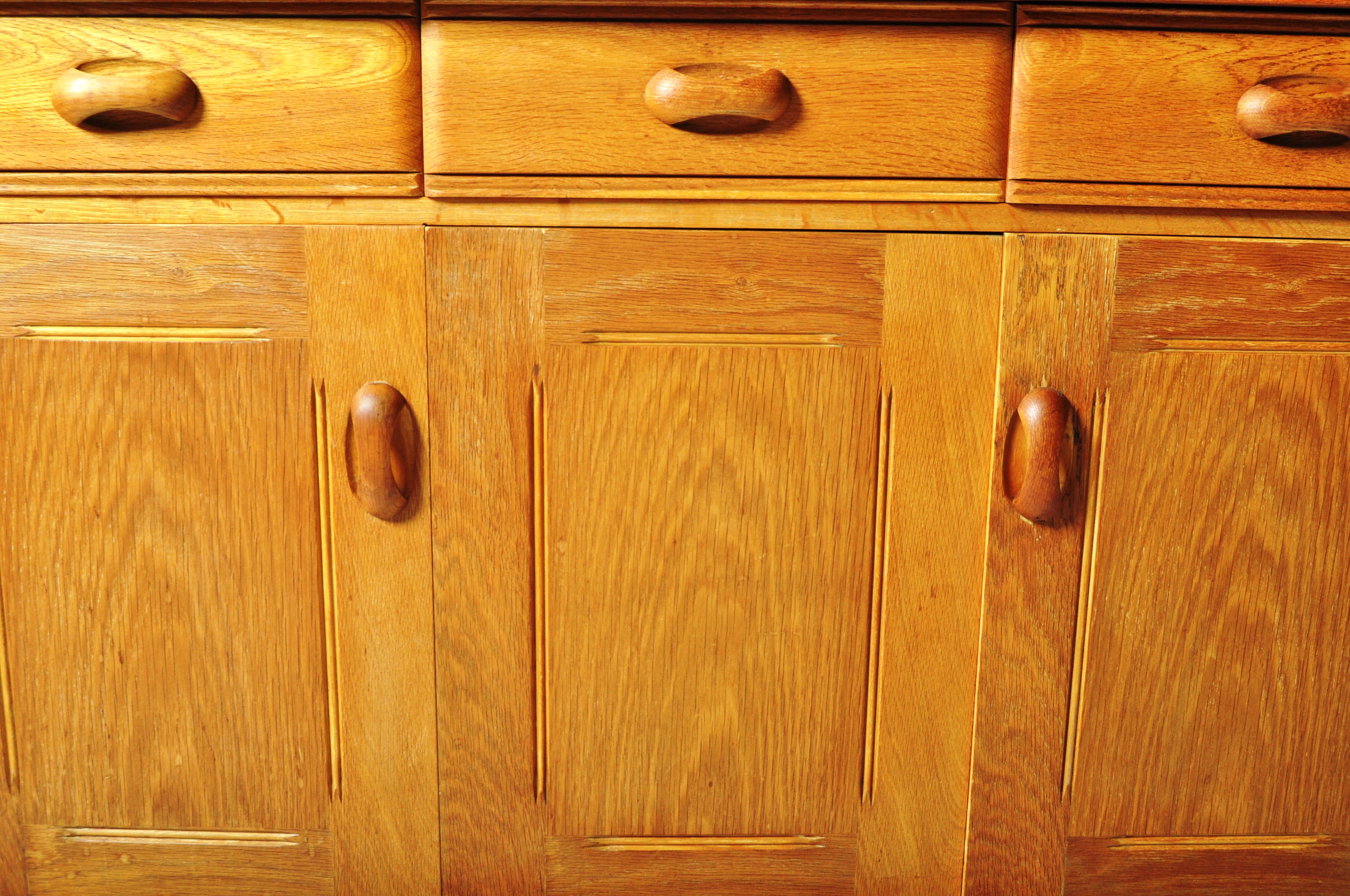 PRIORY BEECH & ELM KITCHEN DRESSER BASE WITH RACK TOP - Image 9 of 11