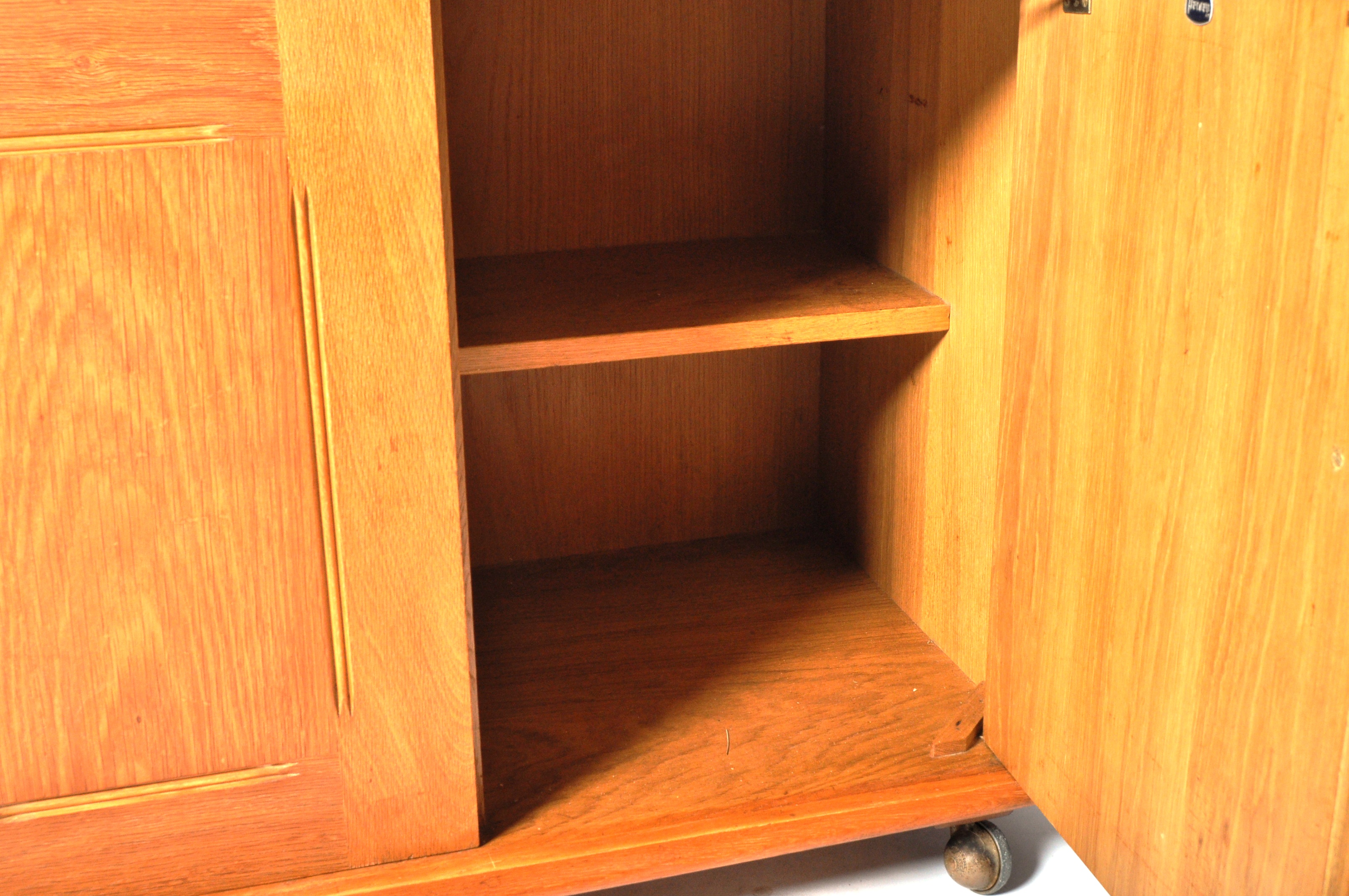 PRIORY BEECH & ELM KITCHEN DRESSER BASE WITH RACK TOP - Image 8 of 11