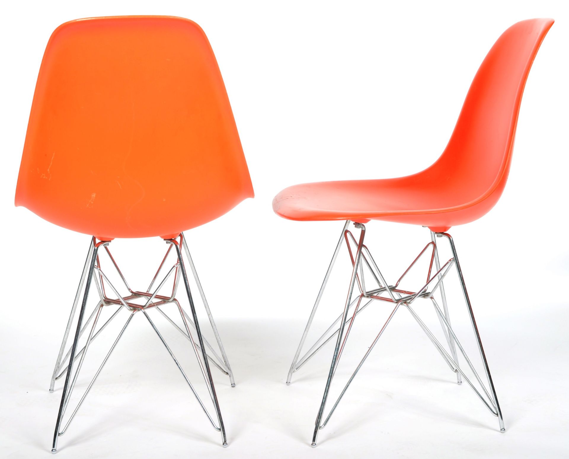 CHARLES & RAY EAMES FOR VITRA - SET OF SIX DSR EAMES PLASTIC CHAIRS - Image 9 of 10