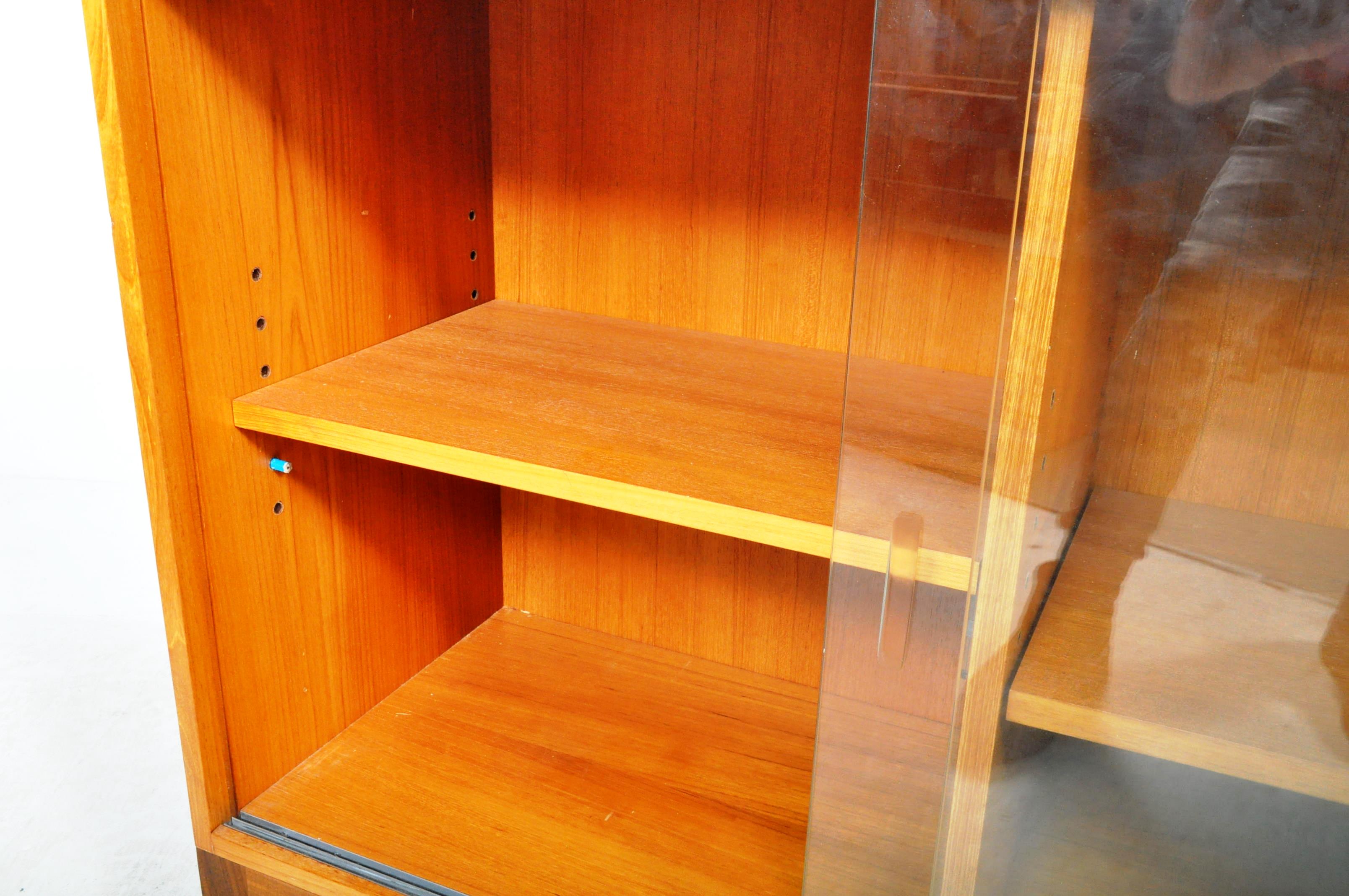 OFFICE FURNITURE - GOLD OAK BOOKCASE / DISPLAY CABINET - Image 4 of 5