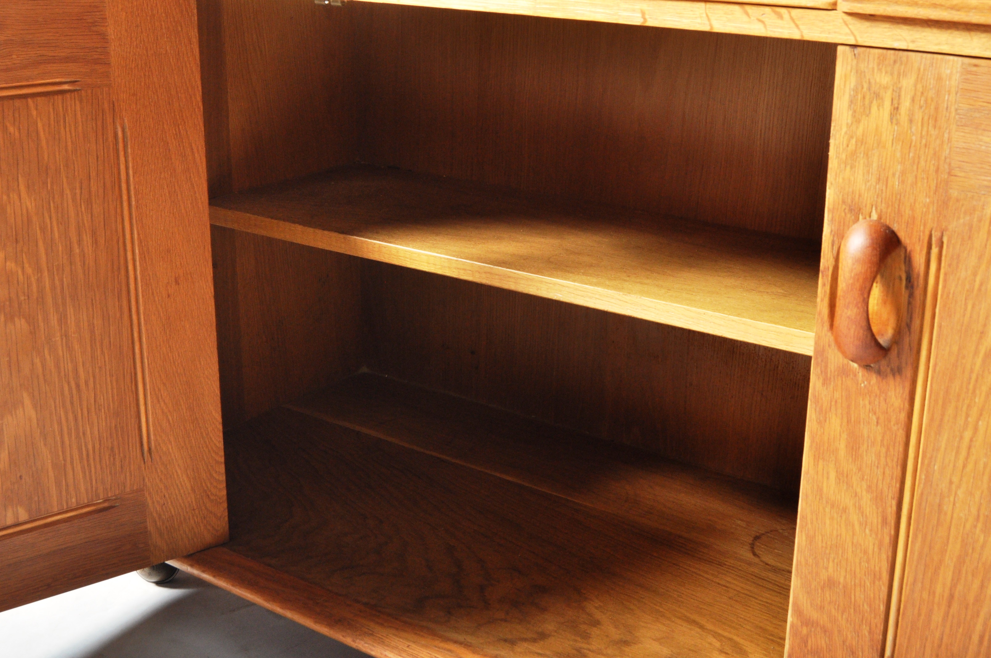 PRIORY BEECH & ELM KITCHEN DRESSER BASE WITH RACK TOP - Image 7 of 11