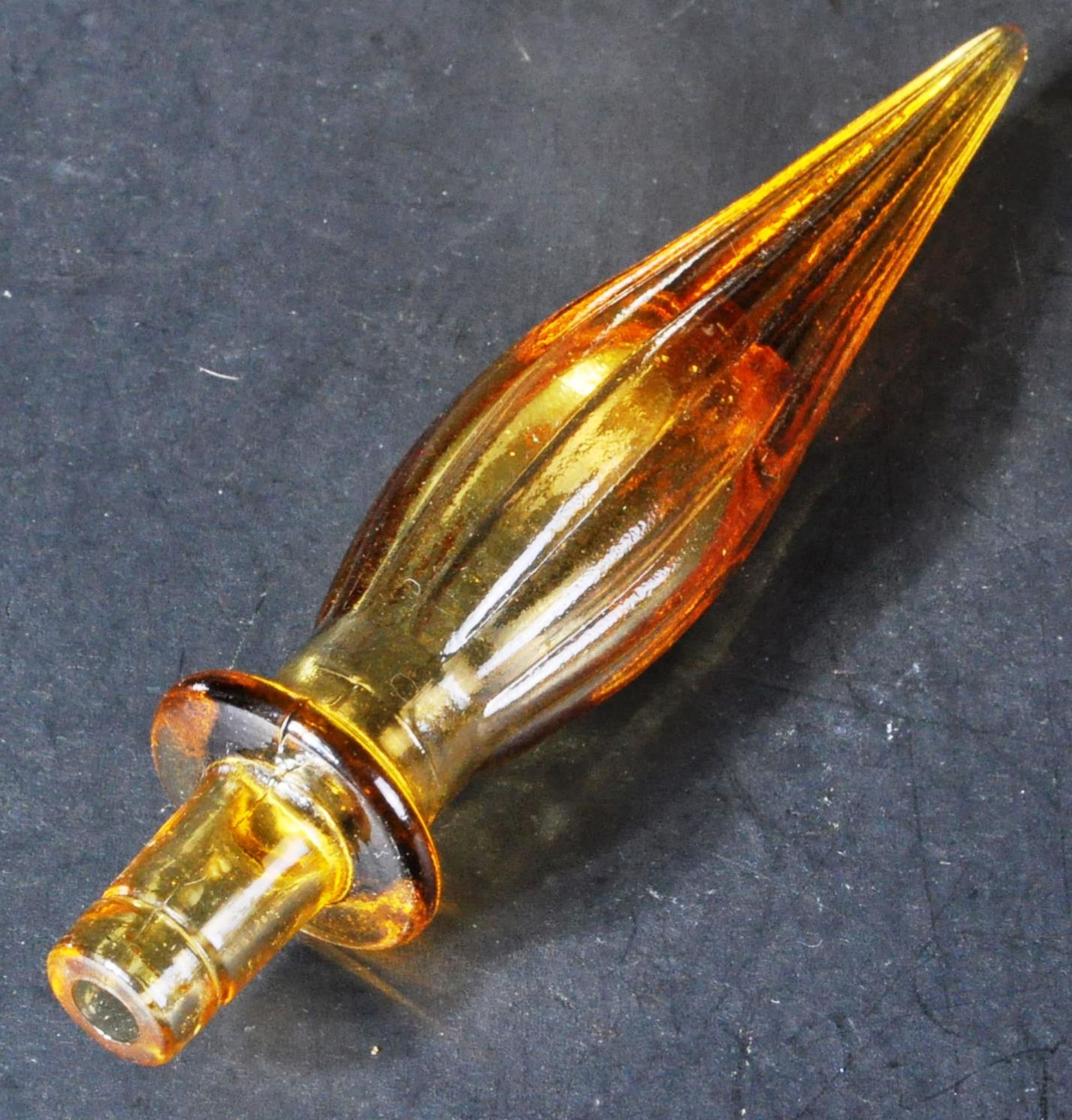 EMPOLI GLASS - COLLECTION OF FOUR AMBER COLOURED GENIE BOTTLES - Bild 7 aus 9