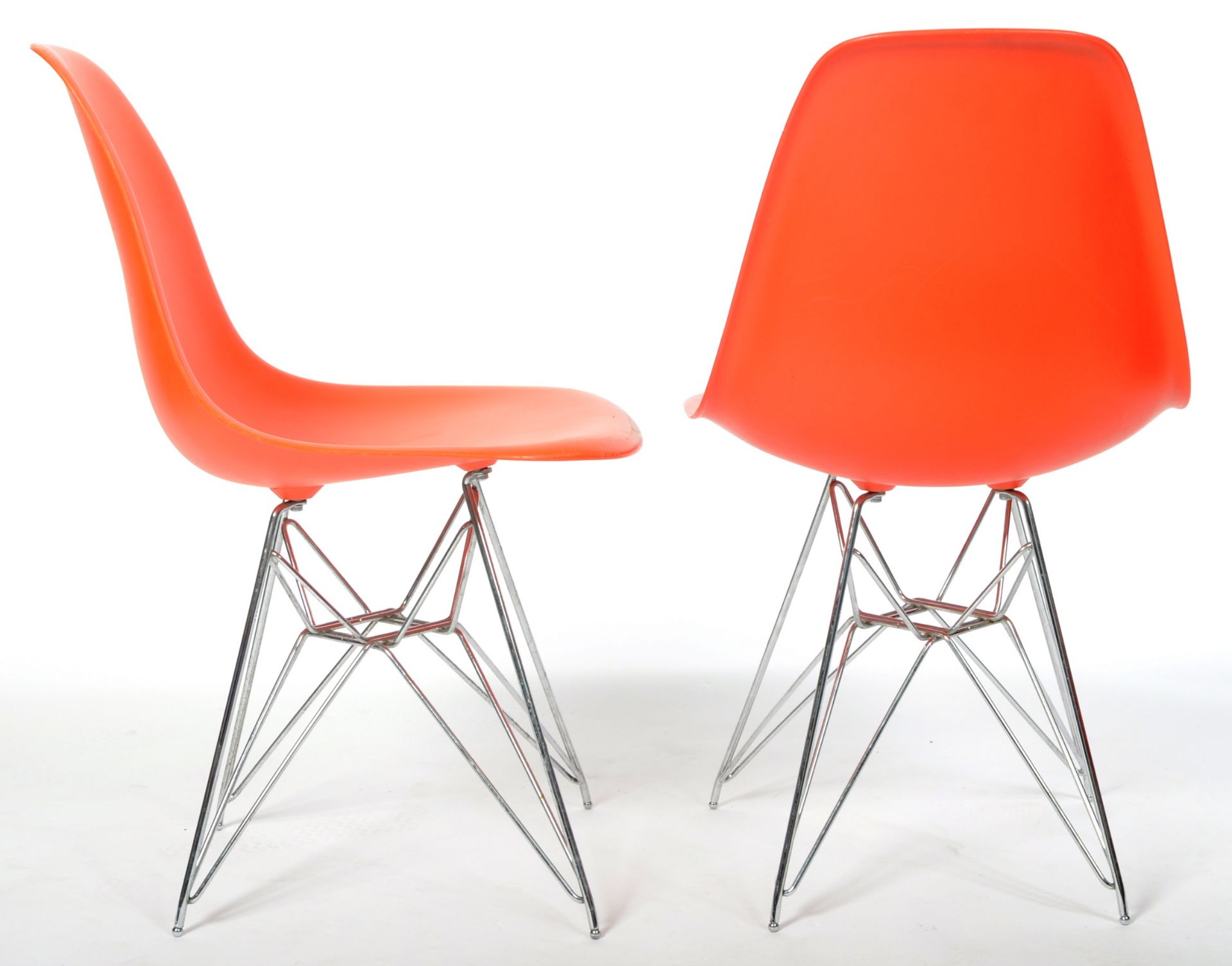 CHARLES & RAY EAMES FOR VITRA - SET OF SIX DSR EAMES PLASTIC CHAIRS - Image 8 of 10