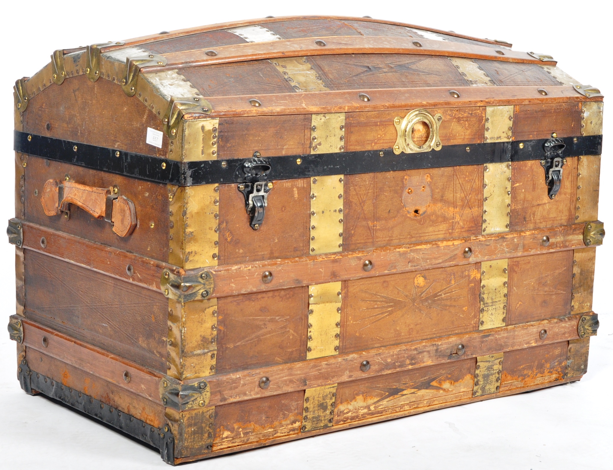 19TH CENTURY VICTORIAN BRASS & LEATHER BOUND STEAMER TRUNK