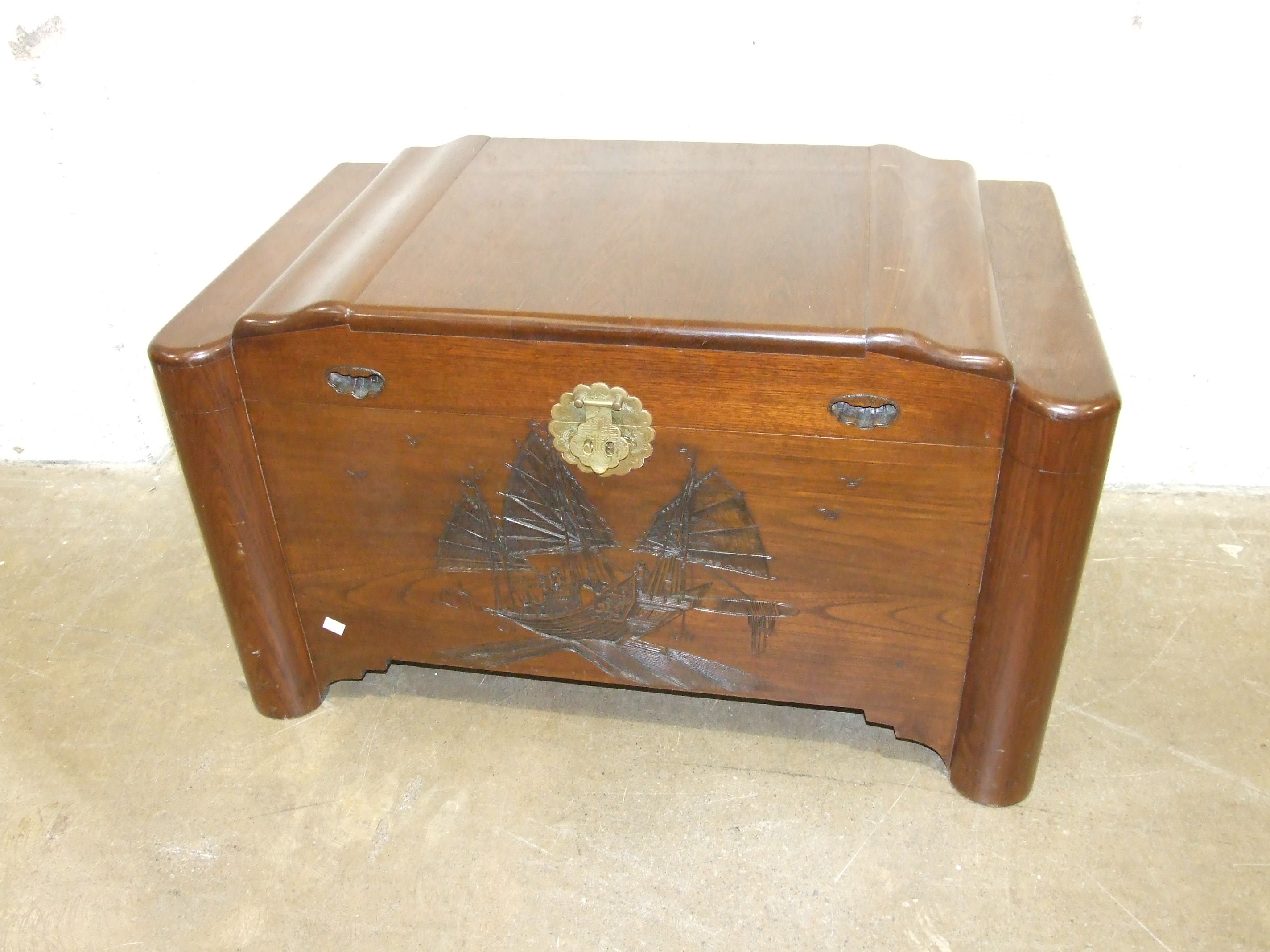 An Oriental hardwood camphor-wood-lined blanket box with carved "junks" decoration on front, 102cm - Image 4 of 4