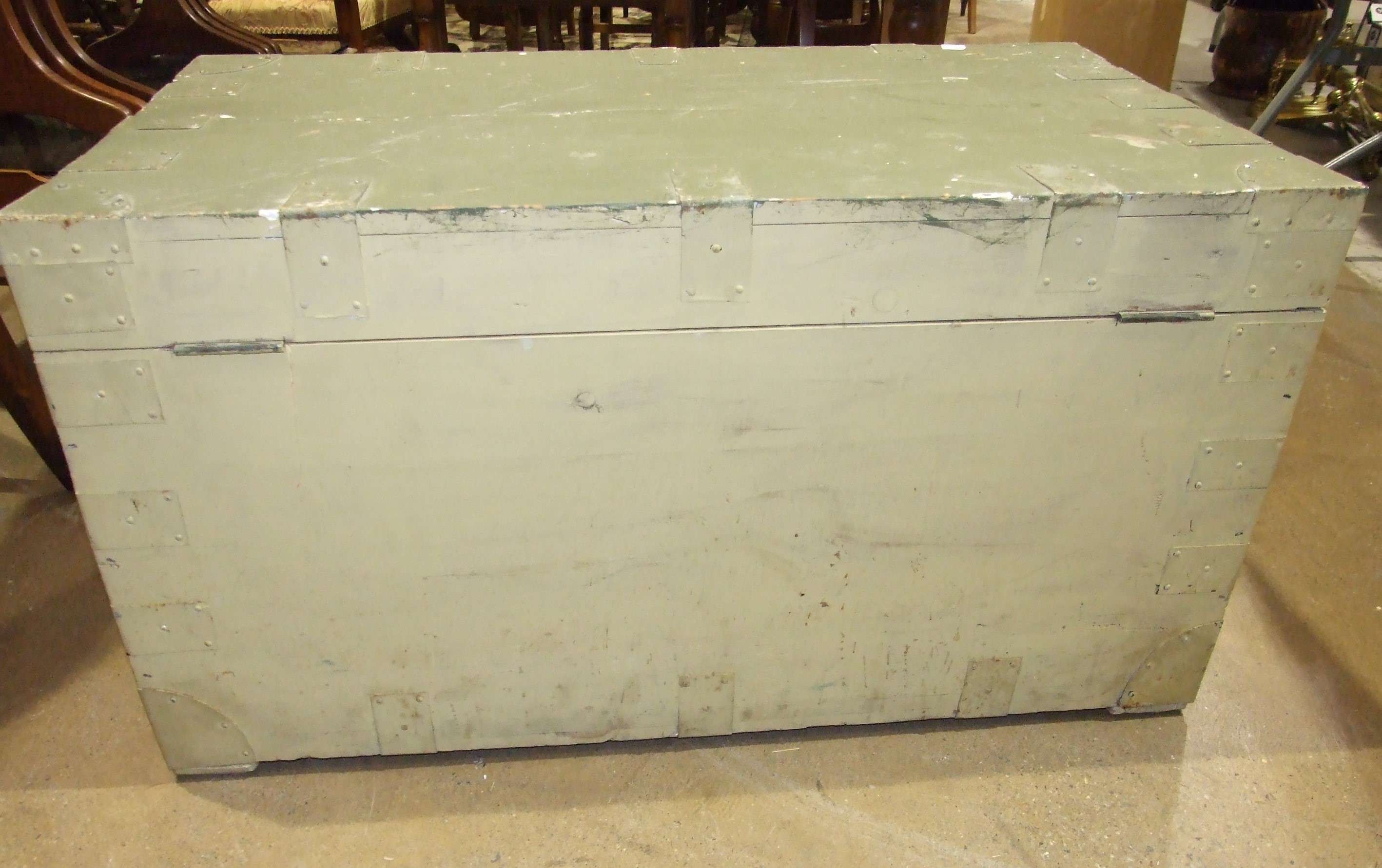 An early 20th century metal bound painted wooden chest with tin lining, 98cm wide, (split to lid). - Image 4 of 4