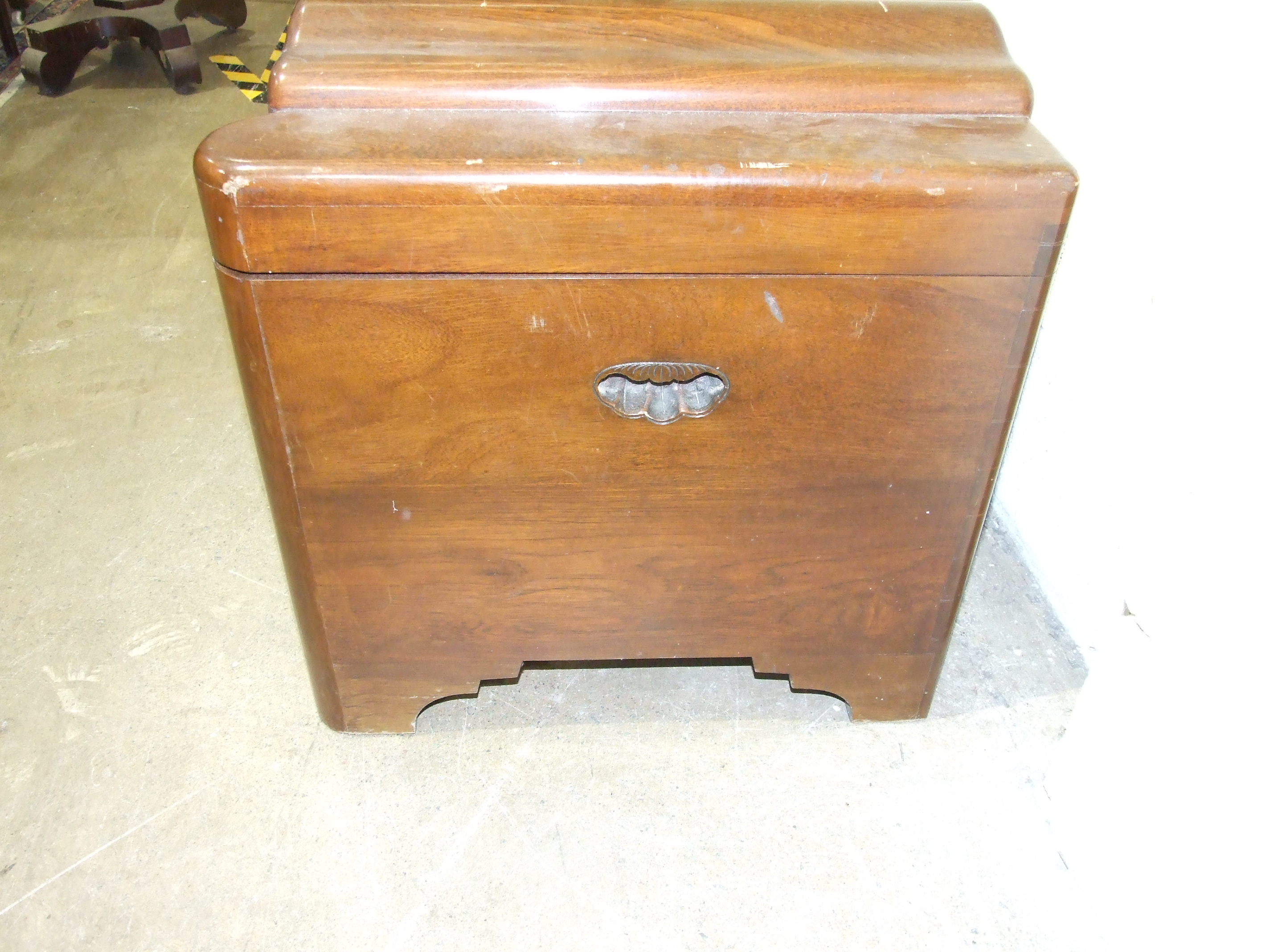 An Oriental hardwood camphor-wood-lined blanket box with carved "junks" decoration on front, 102cm - Image 3 of 4