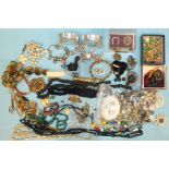 A quantity of costume jewellery.