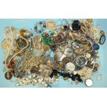 A quantity of costume jewellery.