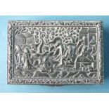 A rectangular white metal snuff box decorated with chinoiserie scenes, 7cm.