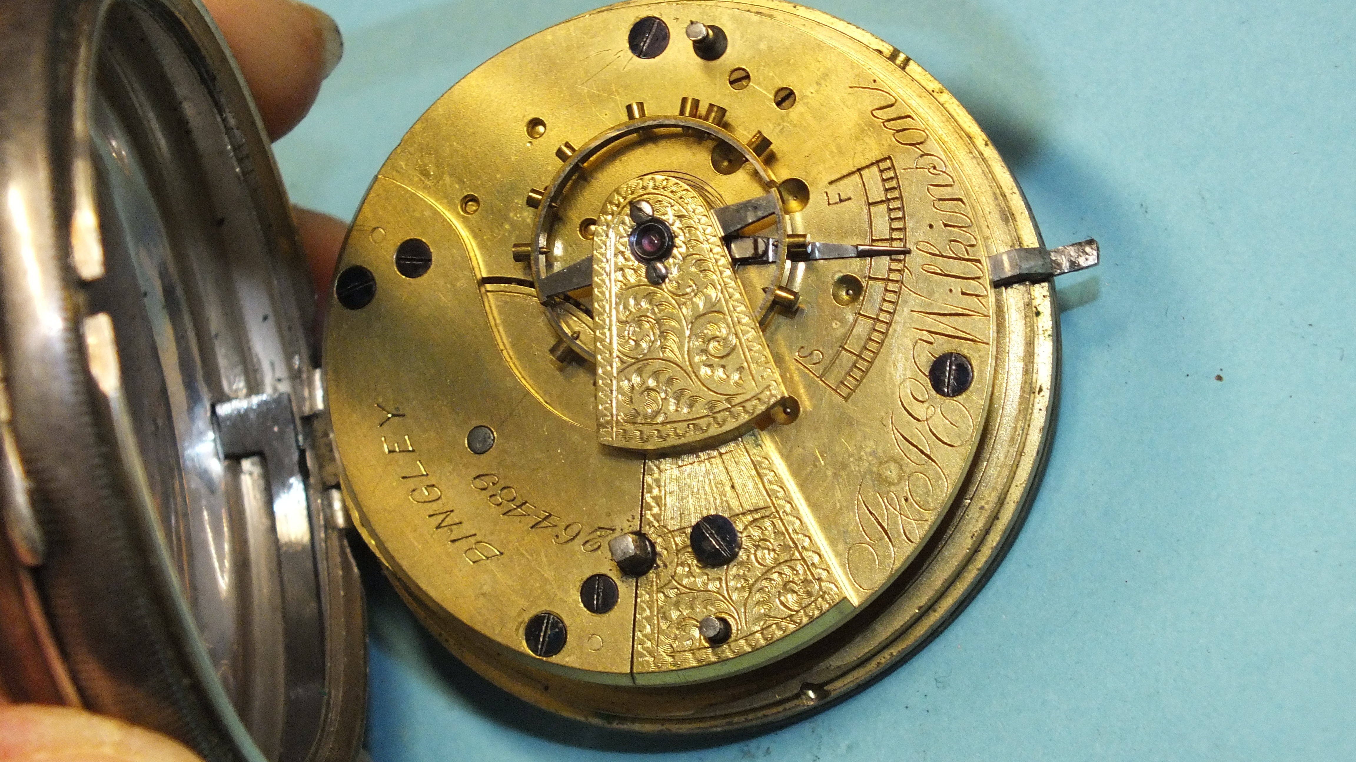 J & JE Wilkinson, Bingley, a silver-cased open-face key-wind pocket watch, the white enamel dial - Bild 2 aus 2