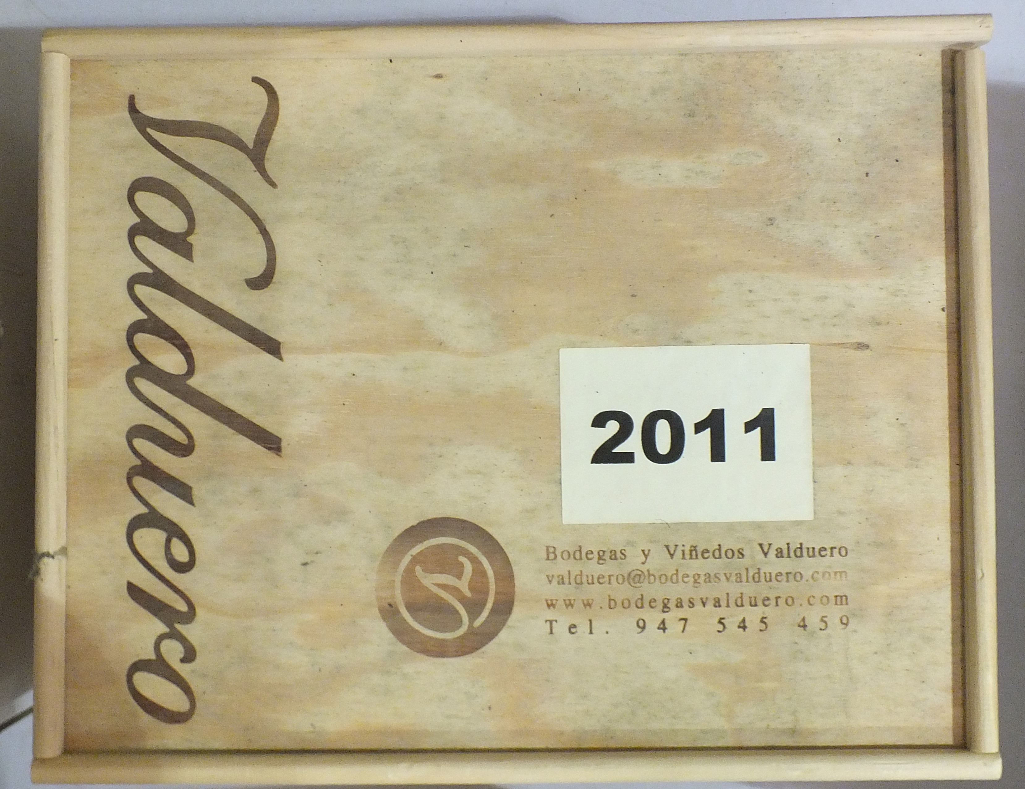 Valduero Reserva 2011 Special Cuvee Membresia la Tenada, 6 bottles in original wooden crates, (6).