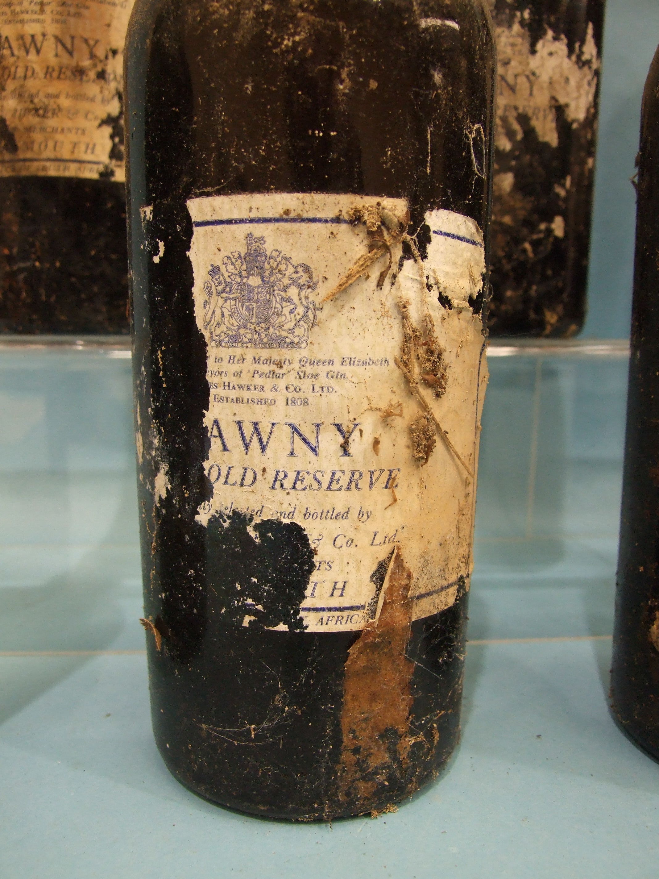 Tawny Fine Old Reserve, South Africa, selected and bottled by James Hawker & Co. Ltd, Plymouth, - Image 2 of 2