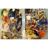 A quantity of costume jewellery.