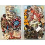 A quantity of costume jewellery.