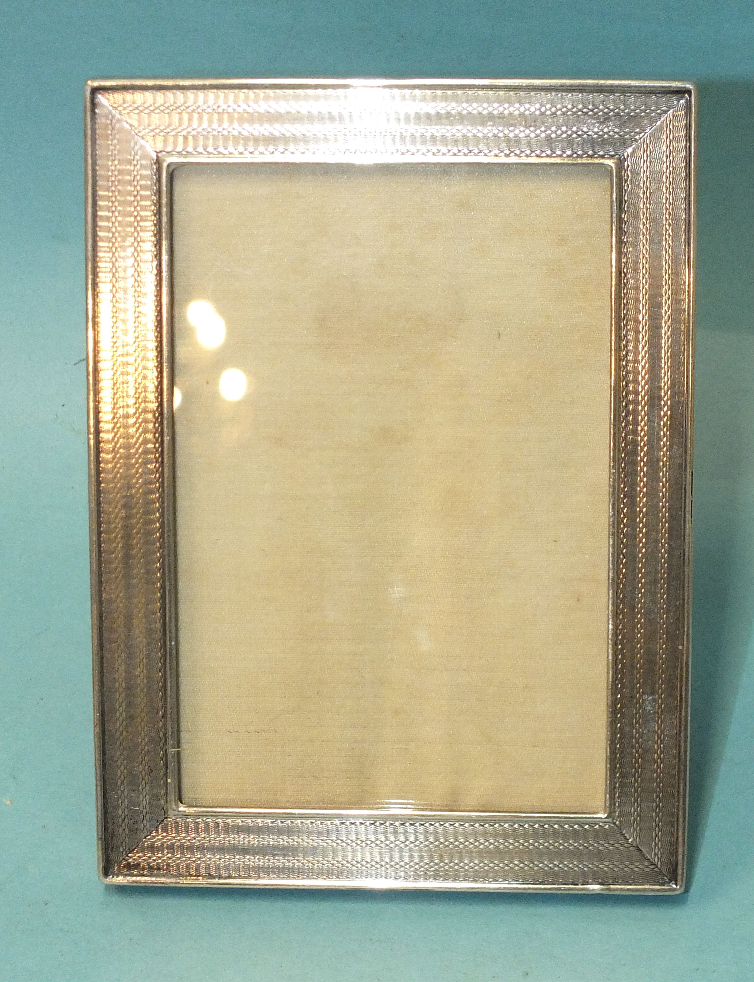 A Sampson Mordan & Co. engine-turned silver rectangular photograph frame, 12 x 9cm, London 1913.