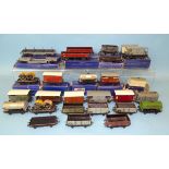 Hornby Dublo, thirteen boxed wagons and fifteen unboxed, (28).