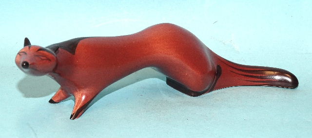 A Beswick stylised fox model no.1418, brown/black gloss, designed by Colin Melbourne, 21cm long. - Bild 2 aus 4