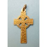 A 15ct gold Celtic cross pendant hallmarked for Birmingham 1901, 4 x 2cm, 5g.