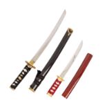 WAKIZASHI UND TANTO,modern, Klinge Stahl (stumpf) und Edelstahl, Metalltsuba vergoldet