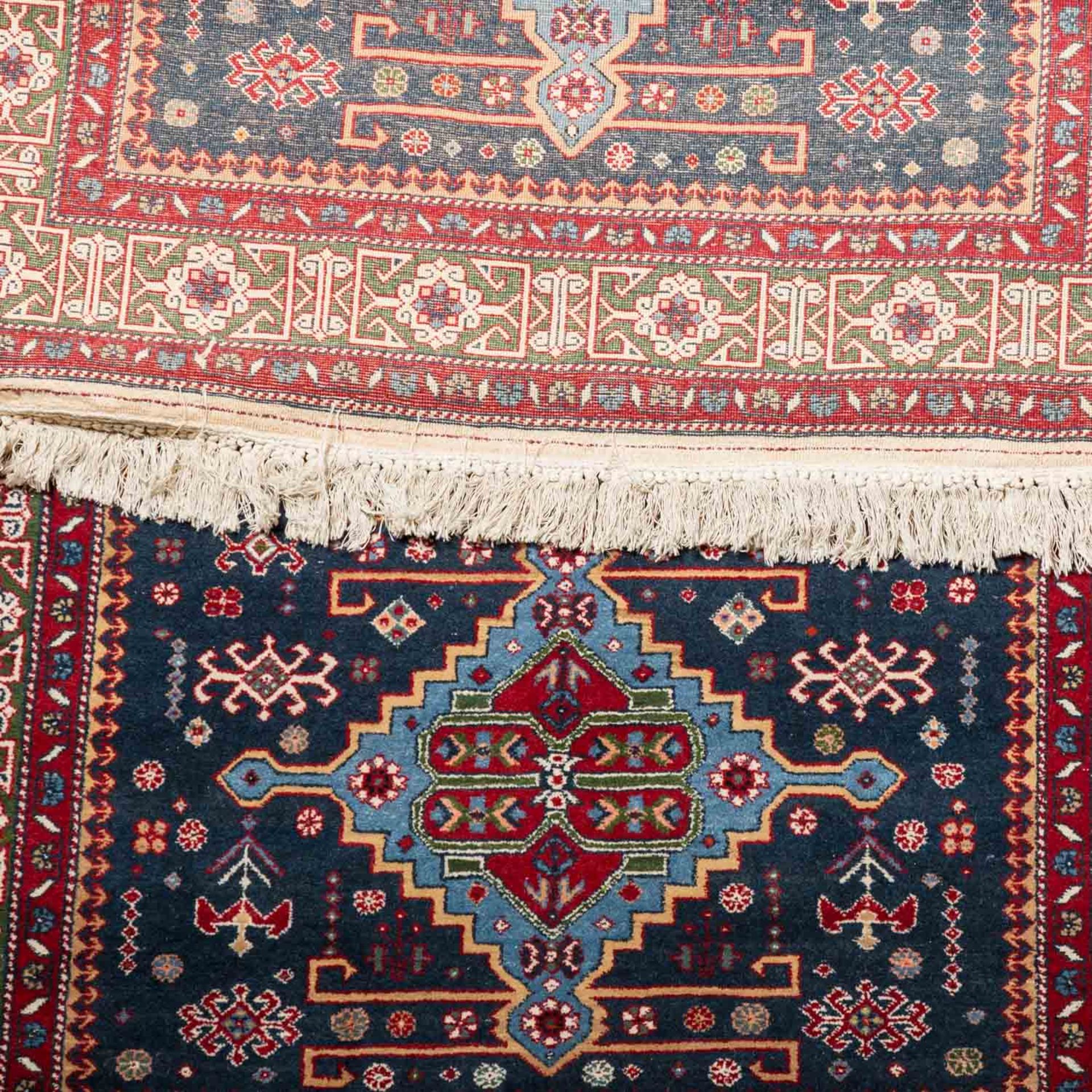 Vier dörfliche Teppiche. PERSIEN und TÜRKEI:1 Belutsch "Gebetsteppich" antik, Nordos - Bild 3 aus 10