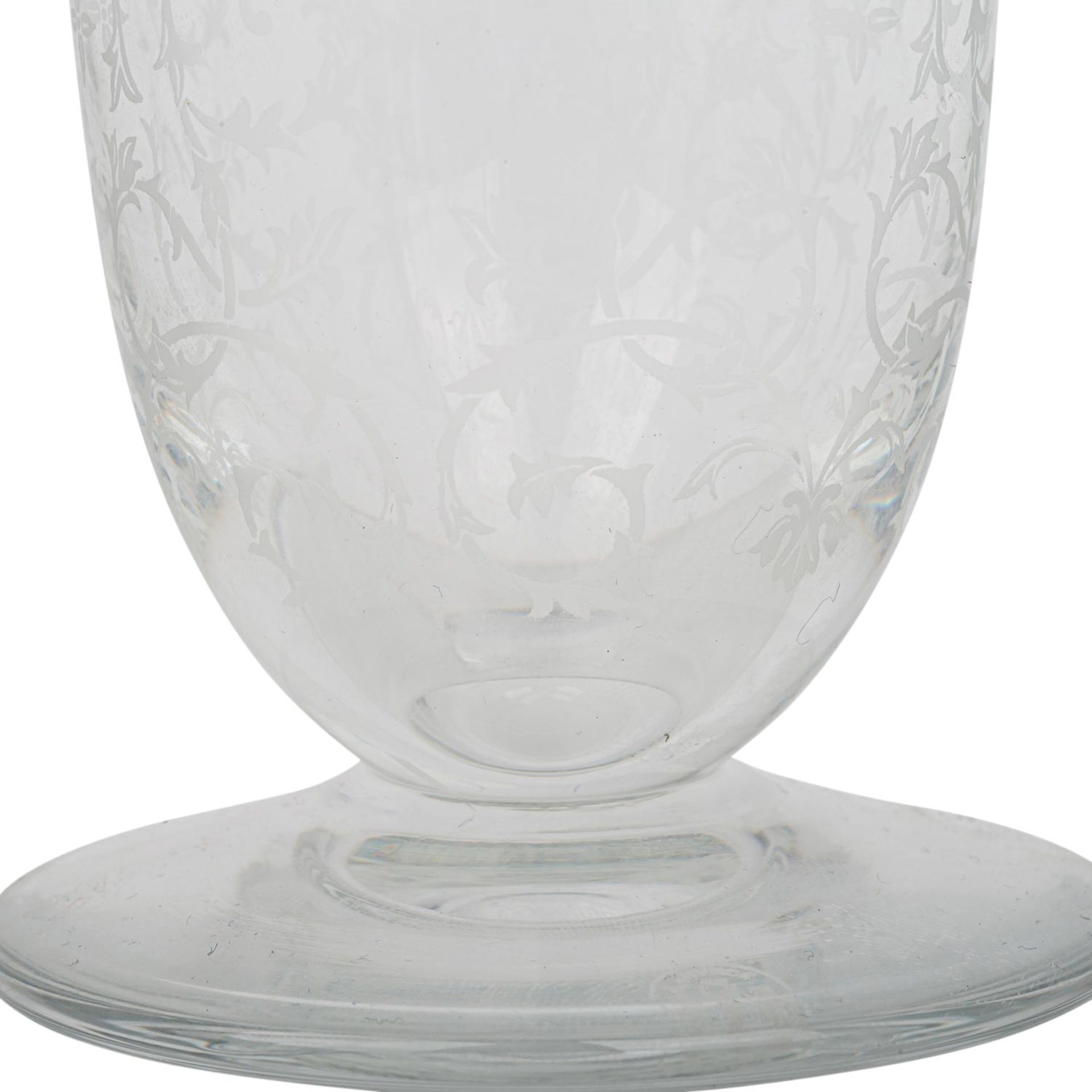 BACCARAT GLASVASE2. Hälfte 20. Jh., Klarglas, kleine Kratervase mit geätztem Florald - Image 3 of 4