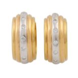 Paar Ohrringe mit kleinen Brillantenvon zus. ca. 0,20 ct, gute Farbe u. Reinheit, GG/W